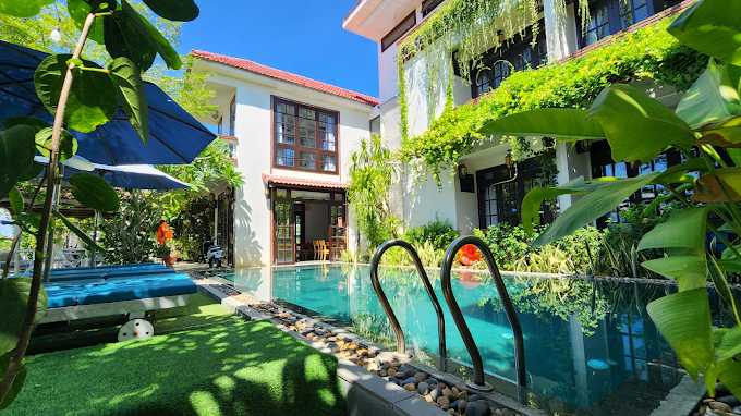 Hotel pool and courtyard.