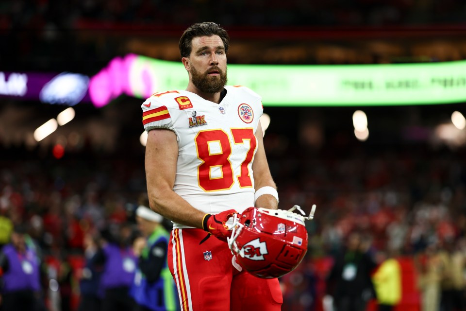 Travis Kelce #87 of the Kansas City Chiefs on the field.