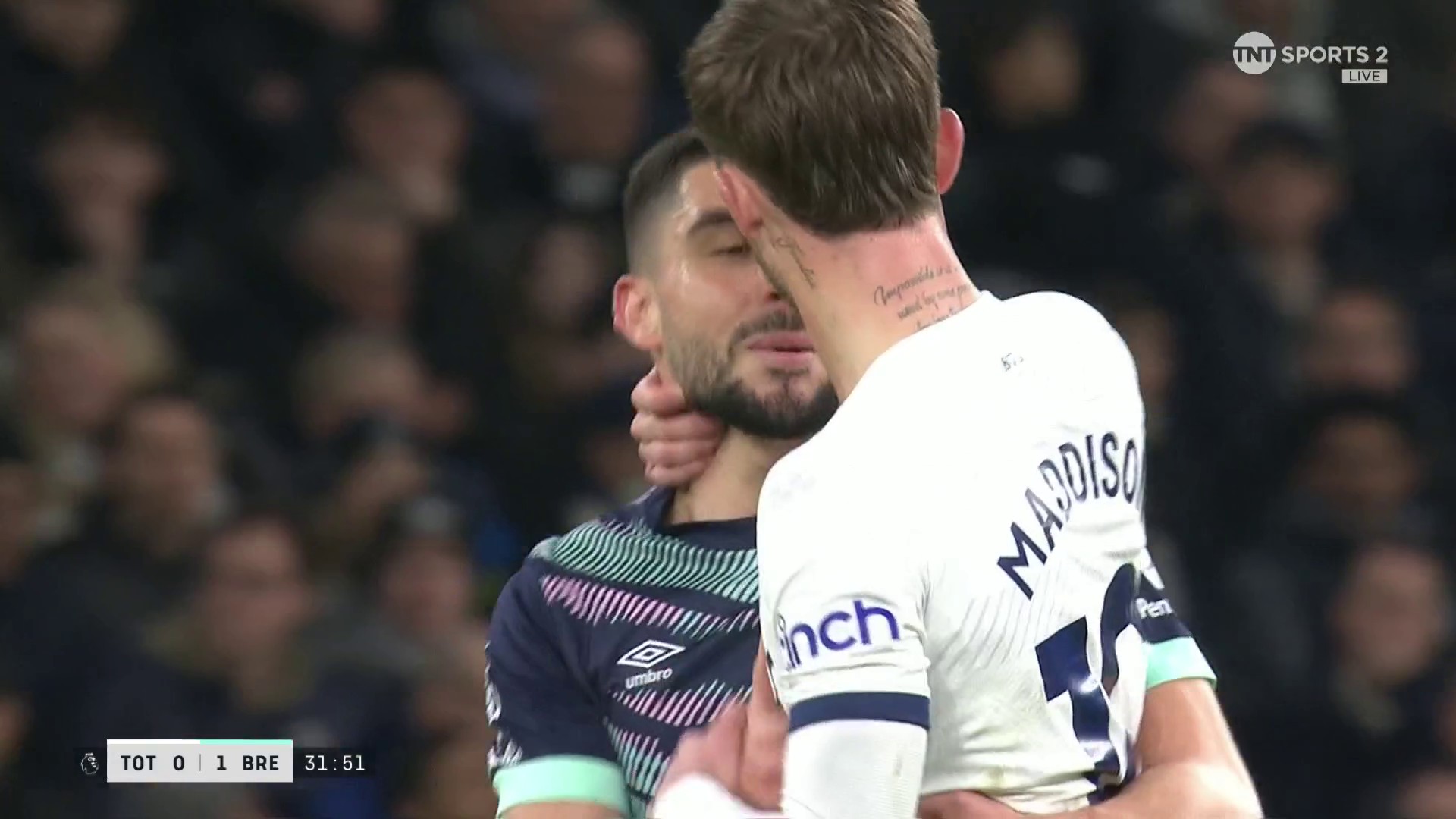 Maddison Maupey clash. Tottenham vs Brentford