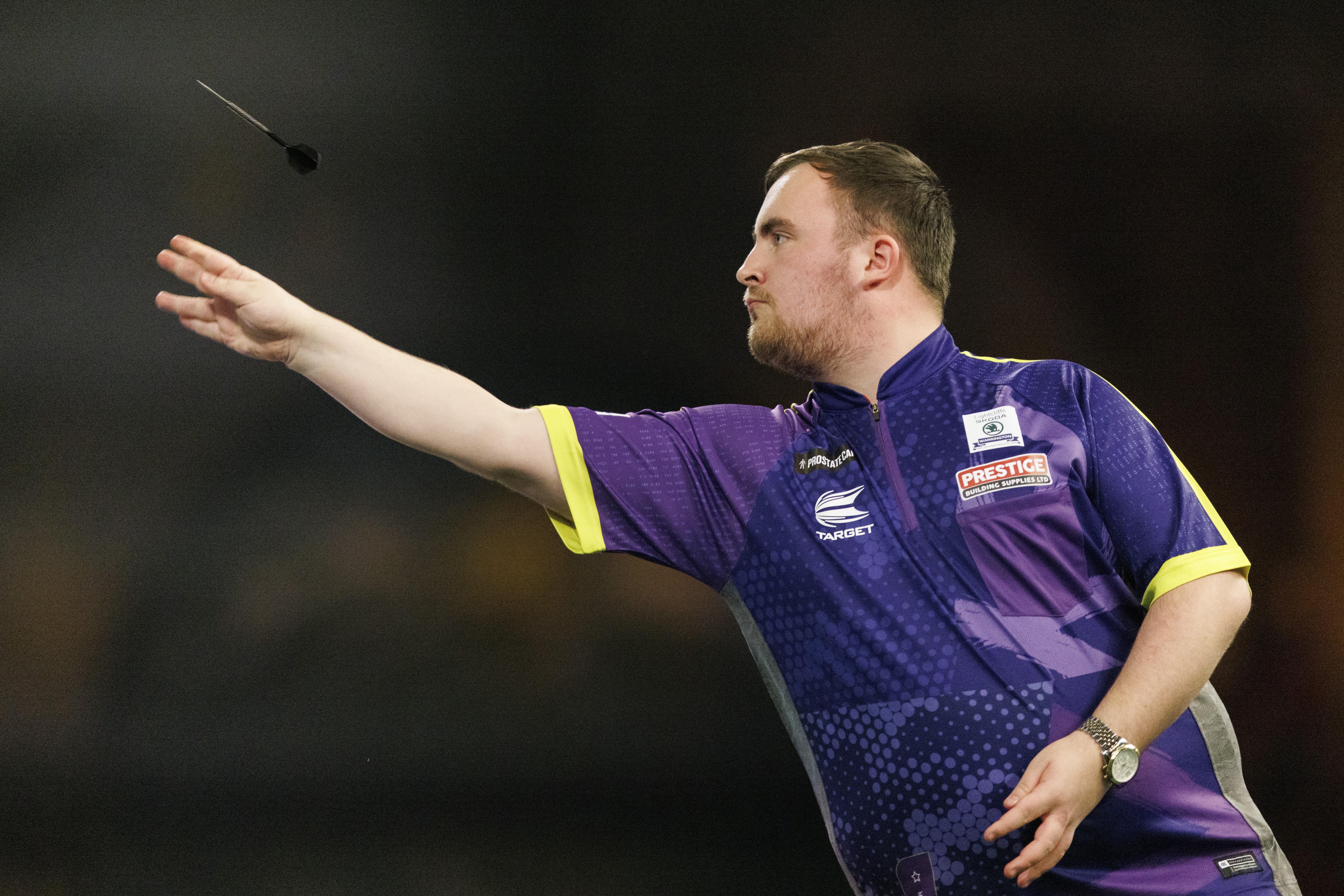 Luke Littler had fans 'on their feet applauding' with a stunning checkout against Rob Cross