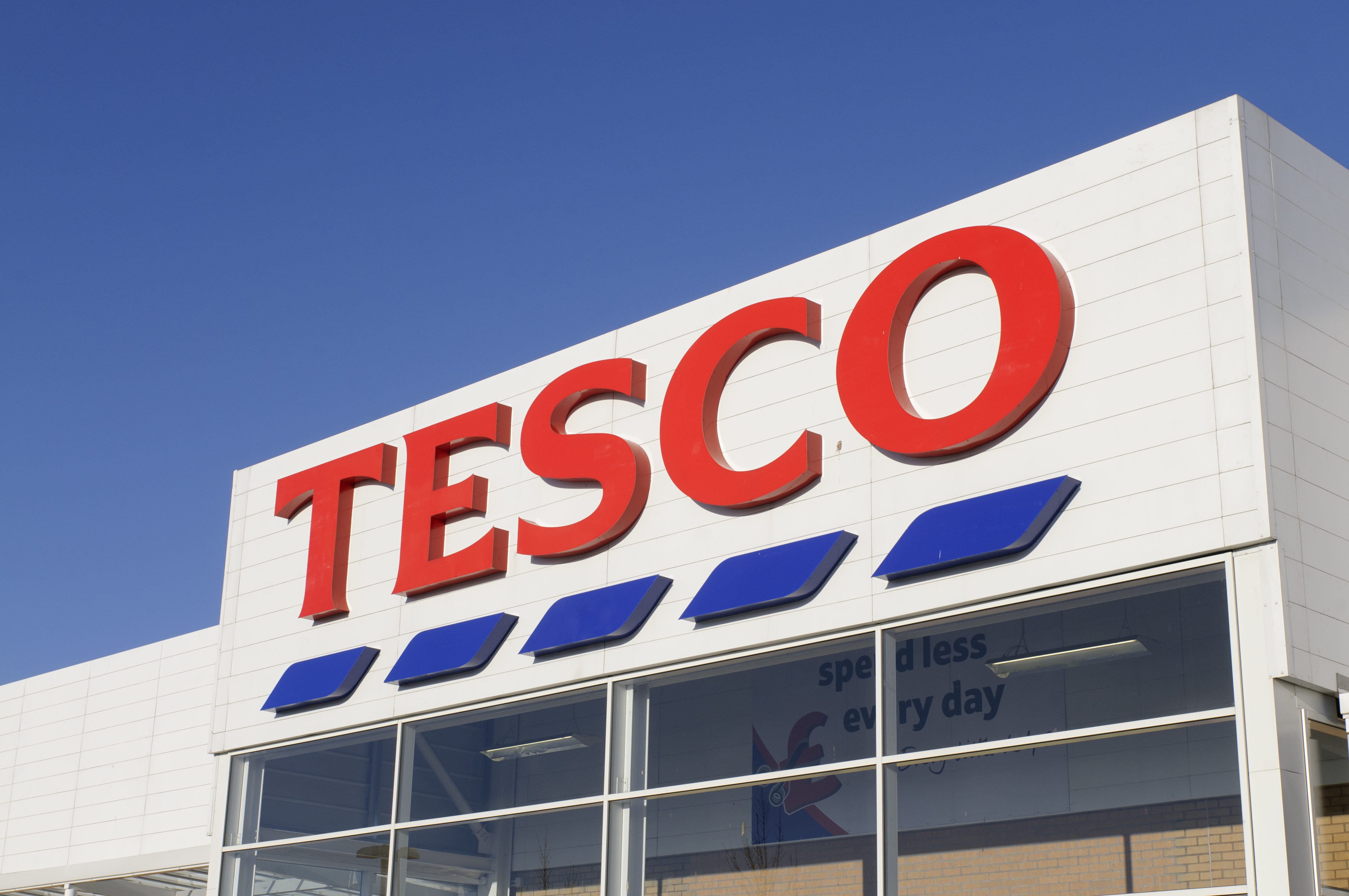 Shoppers are scrambling to get to Tesco, eager to get their hands on heated oversized hoodies