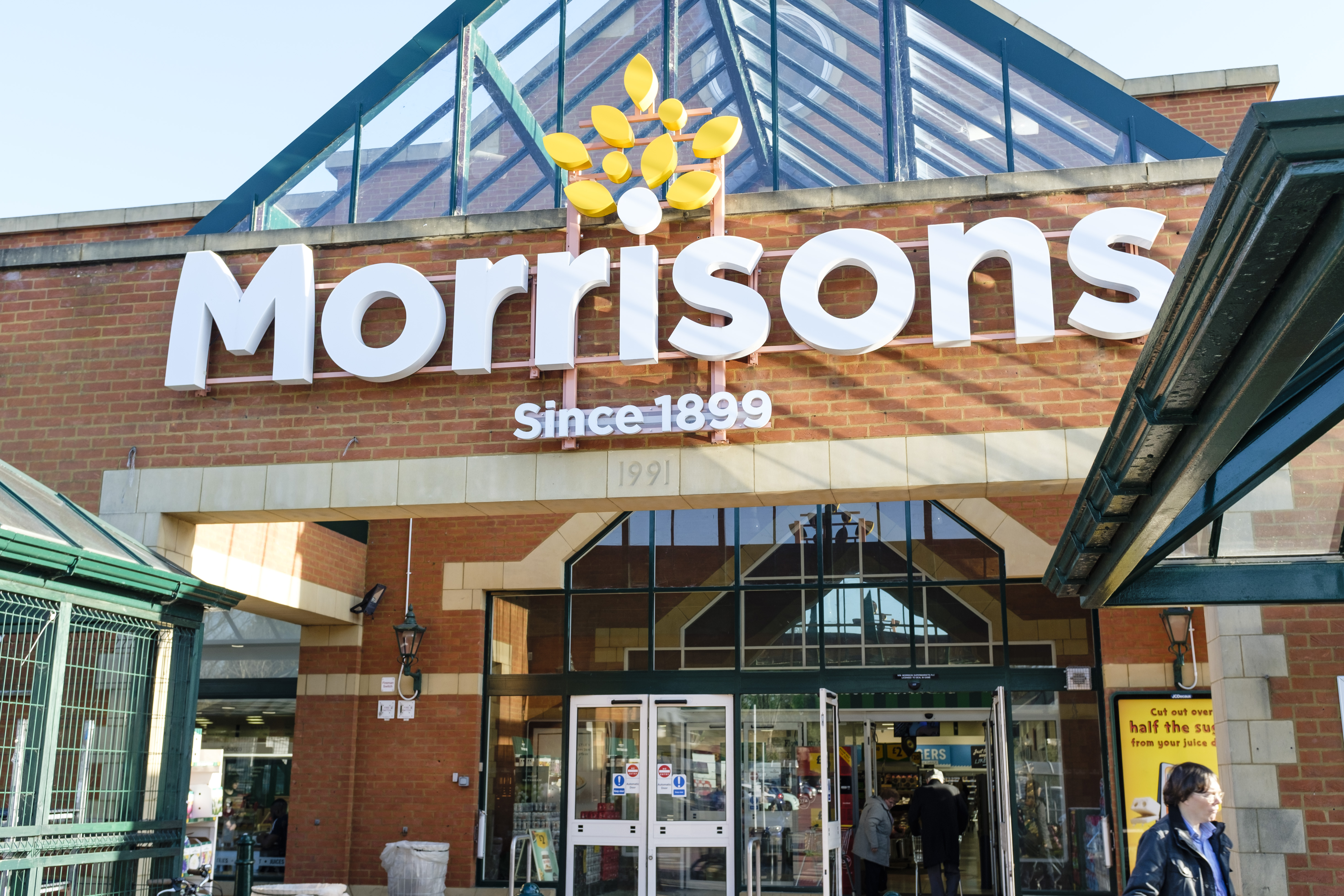 Shoppers should head to Morrisons between 3-5pm for the best bargains