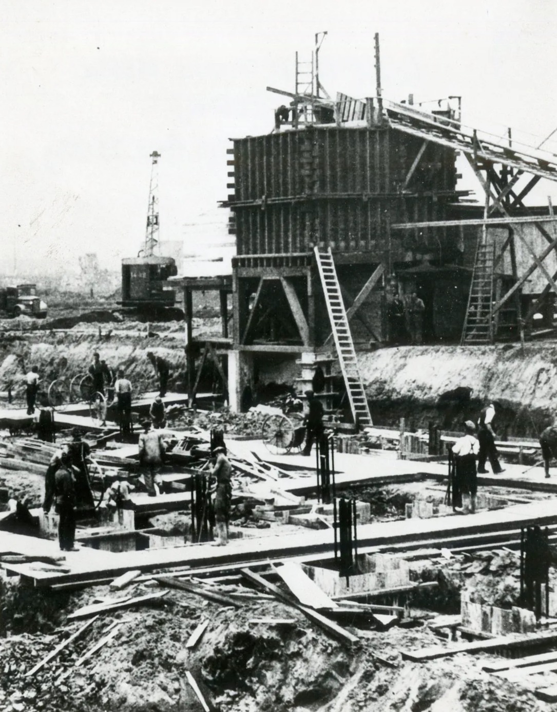 Builders constructing what would become the Kellogg's factory in Trafford Park in the 1930s