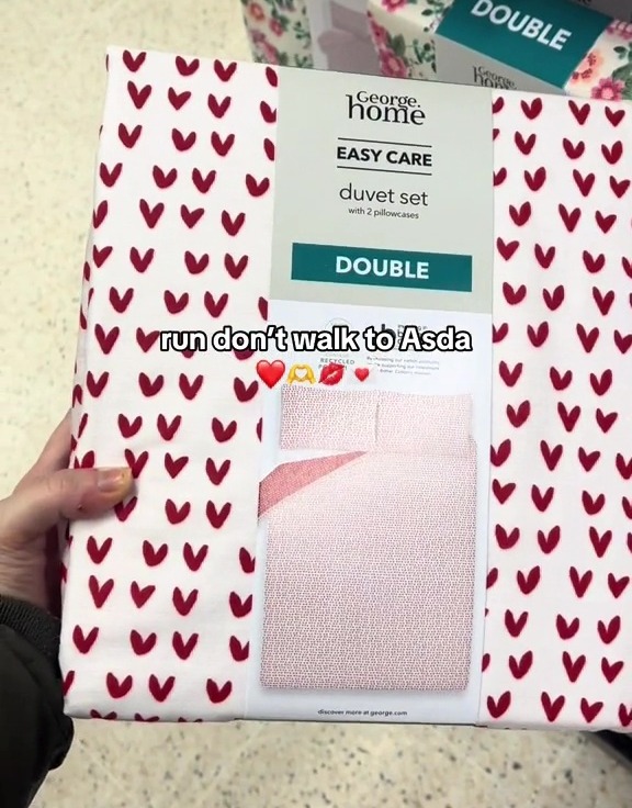 The Valentine's Day-inspired bedding has already become a major hit online, with customers rating it with five stars