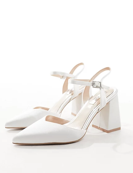 From slim fit to wide feet, open toe to closed toe, ASOS has plenty of wedding shoes to shop