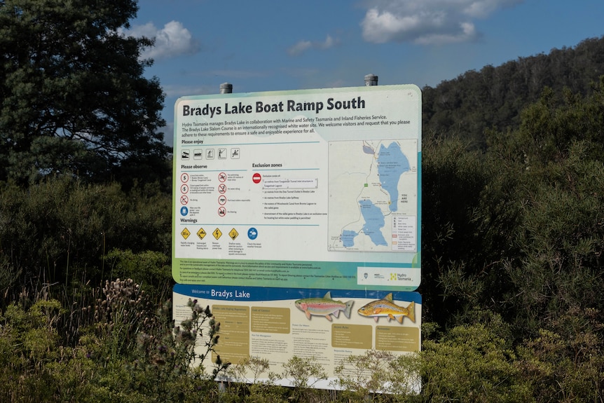 A sign with information about Bradys Lake Boat Ramp South.