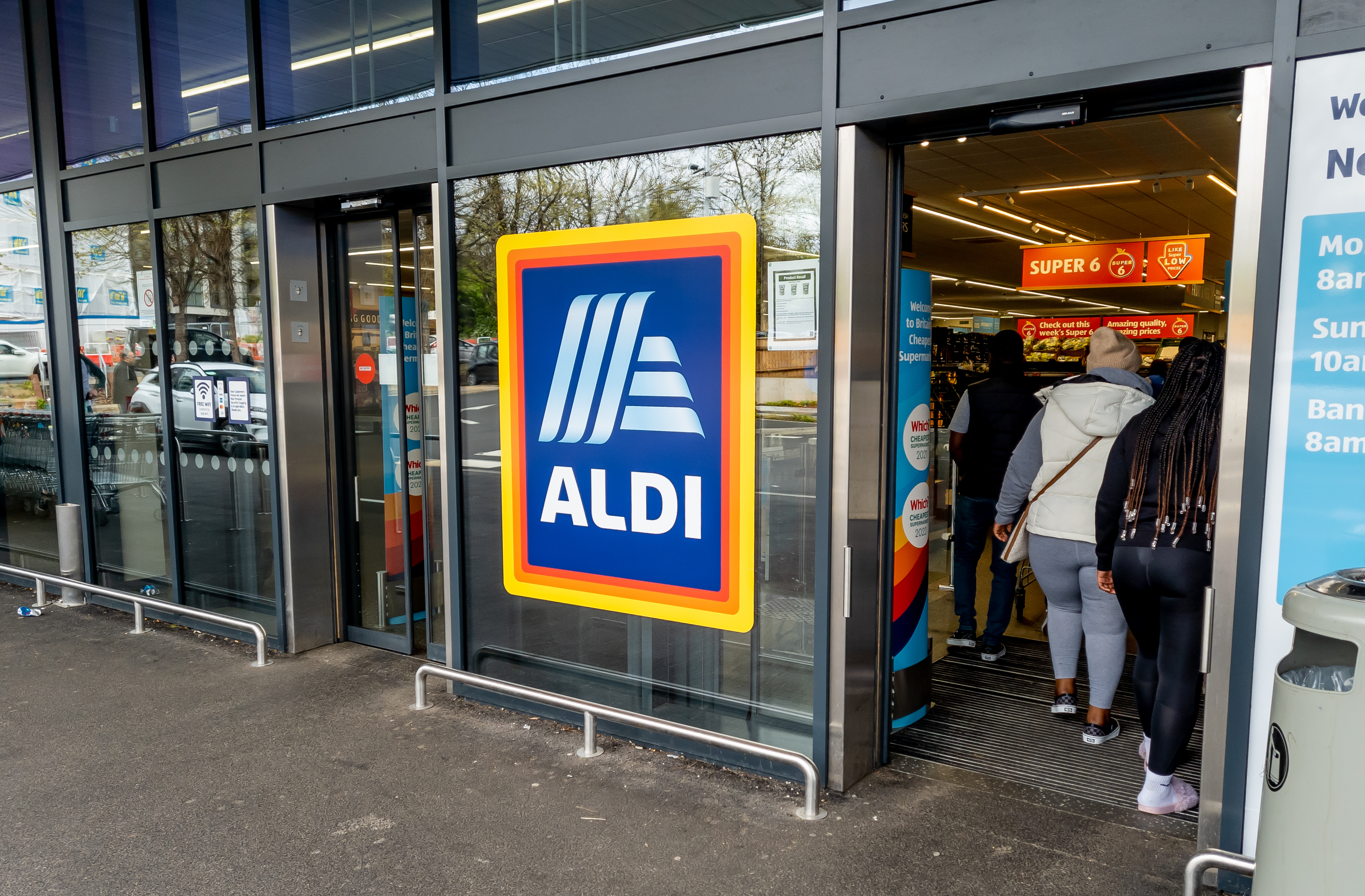 Food fans are legging it to their local Aldi, eager to get their hands on the four new flavours of hot cross buns