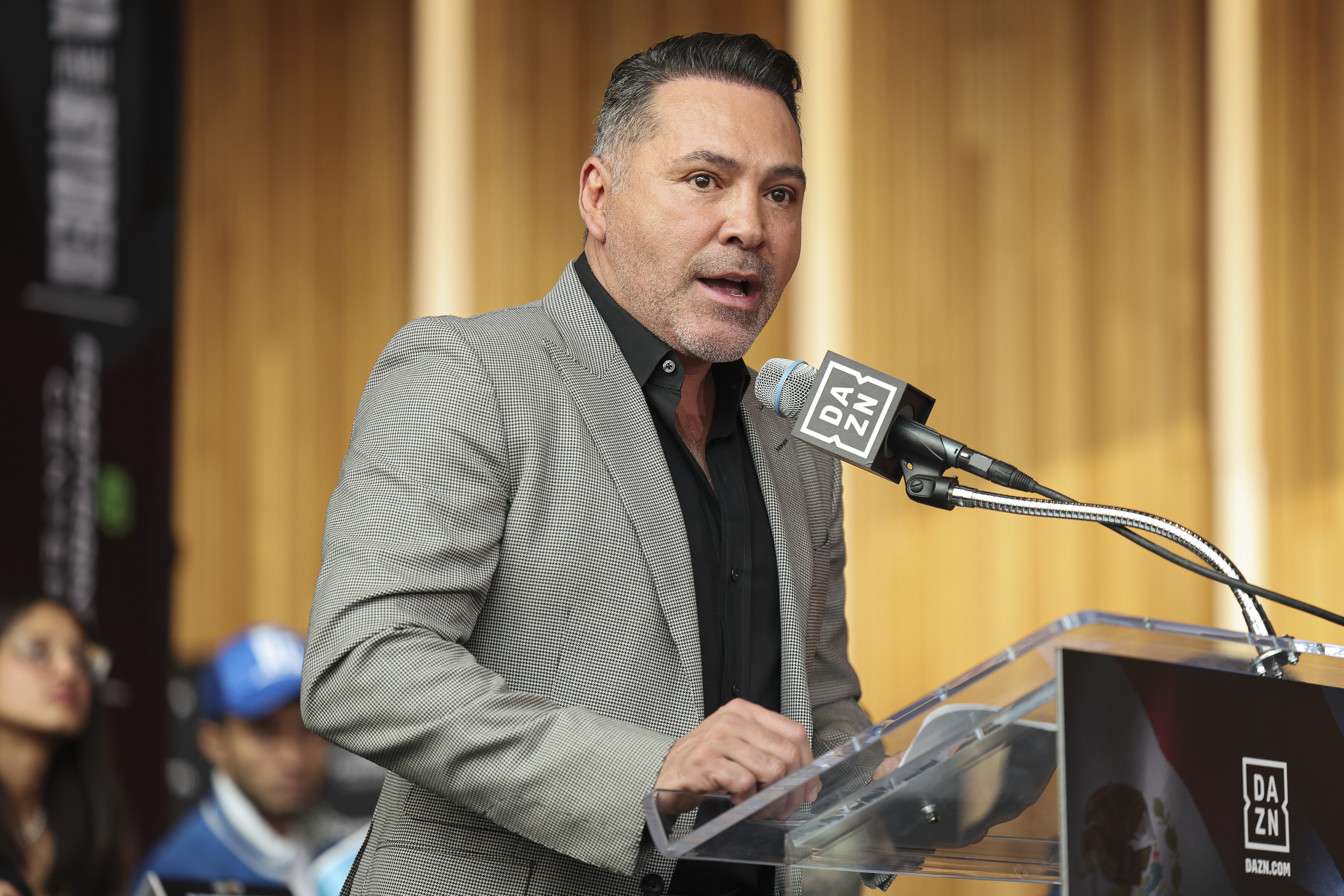 Boxing legend snd promoter Oscar De La Hoya is a regular user of social media