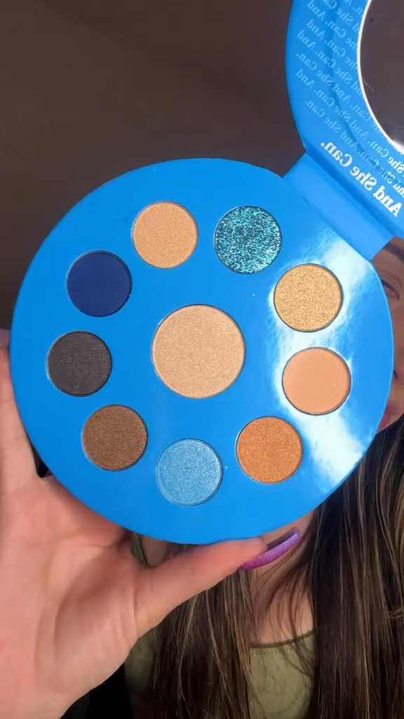 Each palette was inspired by a cookie flavor, including Trefoils, Samoas, and Thin Mints