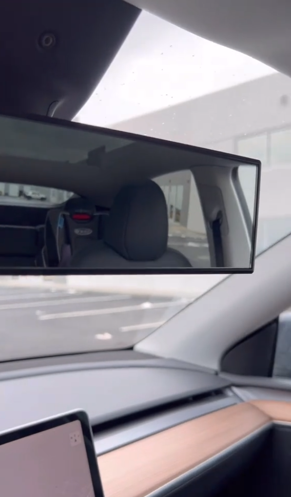 The mirror offers drivers an extended rear view