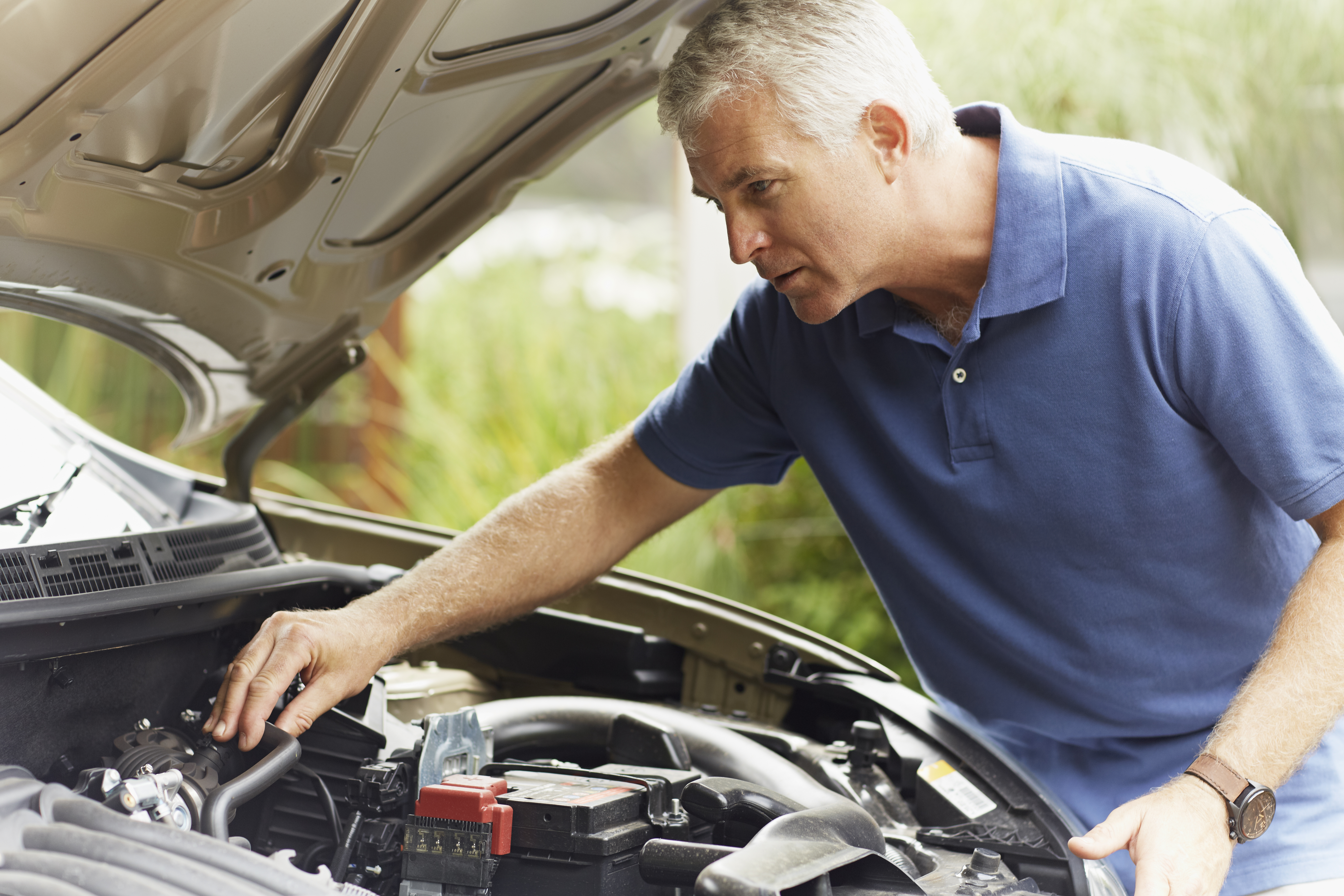 Repairing your car on the roadside is against the law (stock pic)