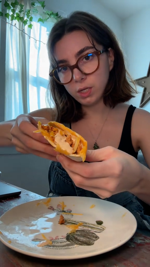 McKenna showed off her homemade Taco Bell Gordita Crunch dupe