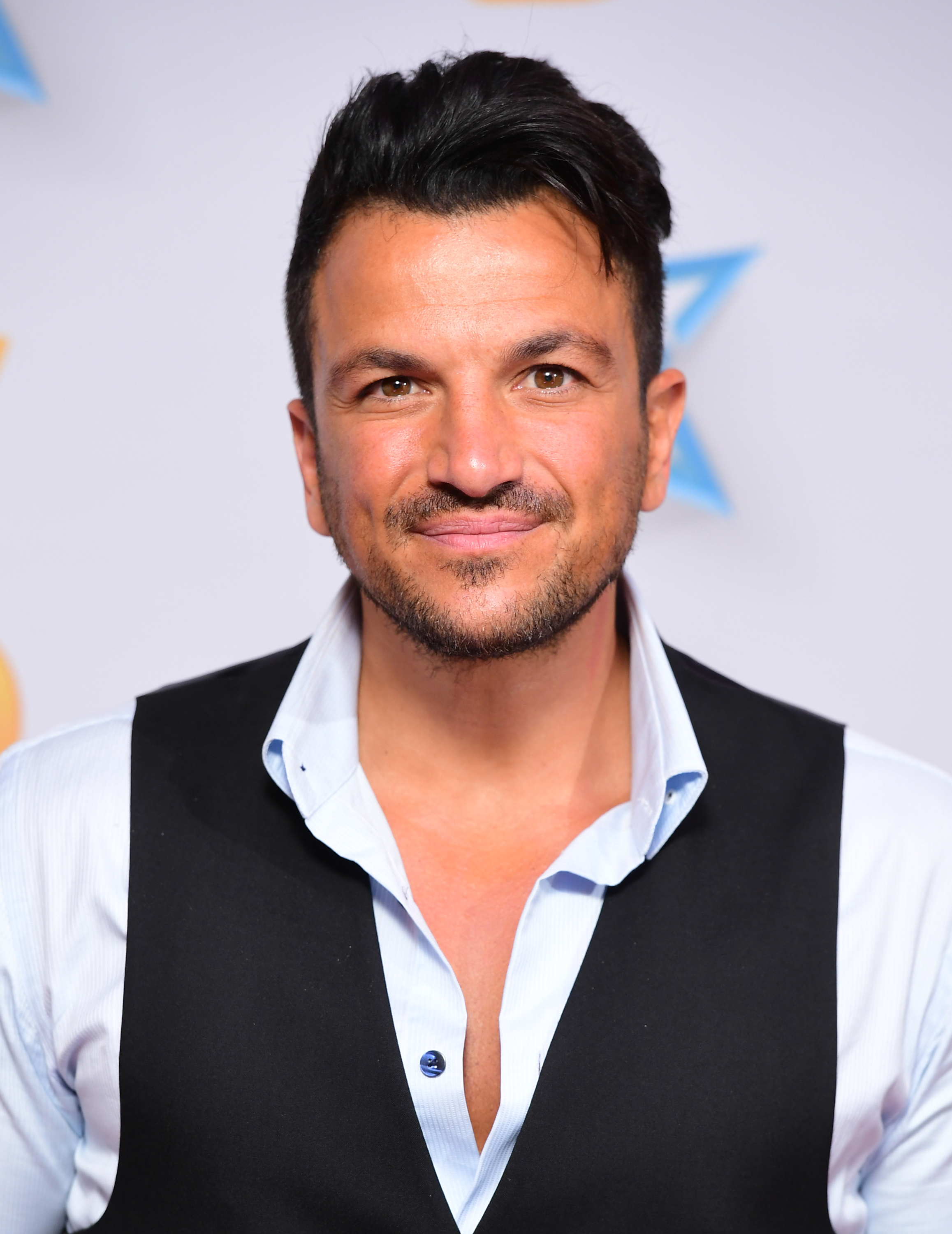 Peter Andre has given fans a glimpse inside his amazing Cyprus holiday home