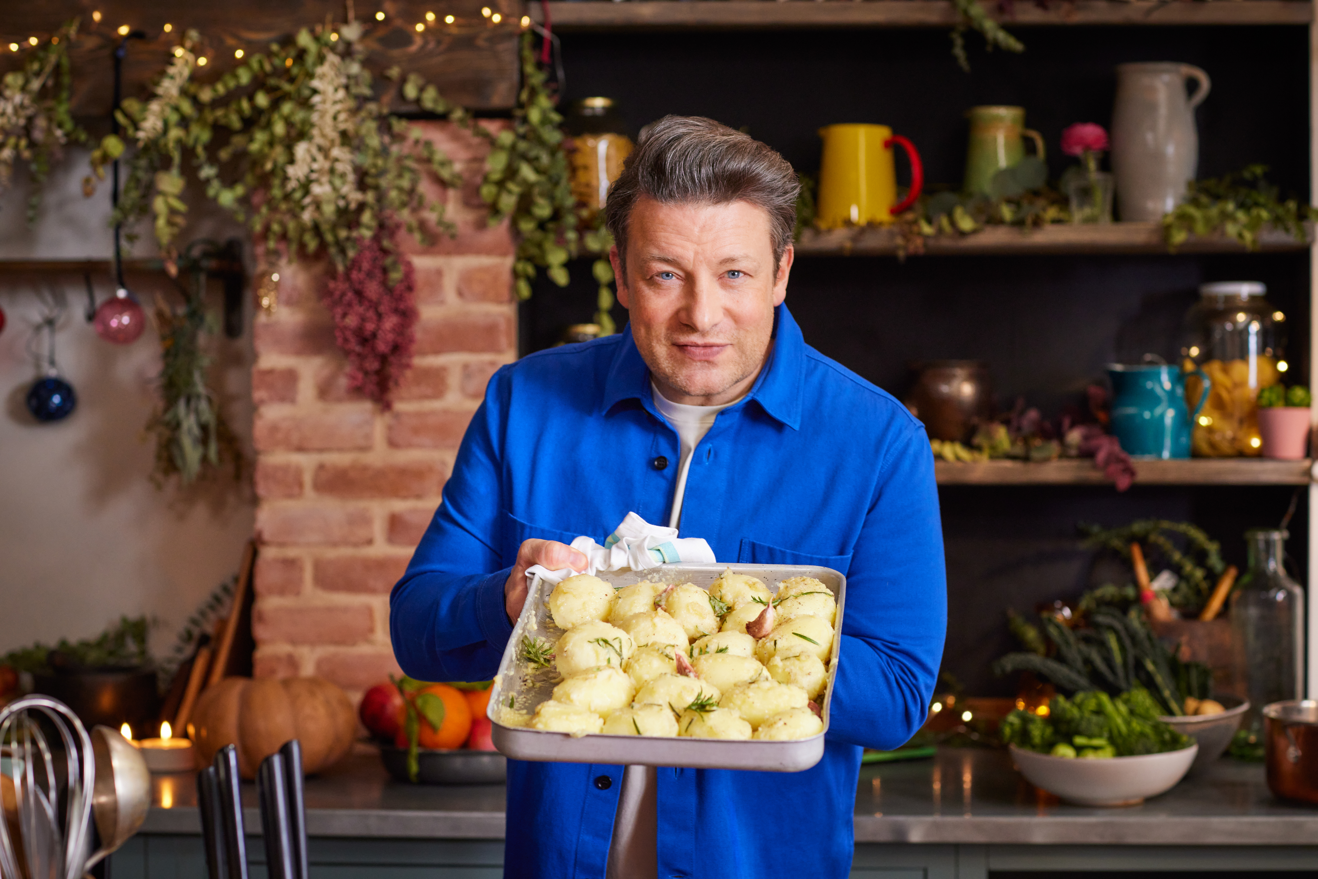 Jamie Oliver is on the hunt for Britain's best dinner lady ....or gentleman