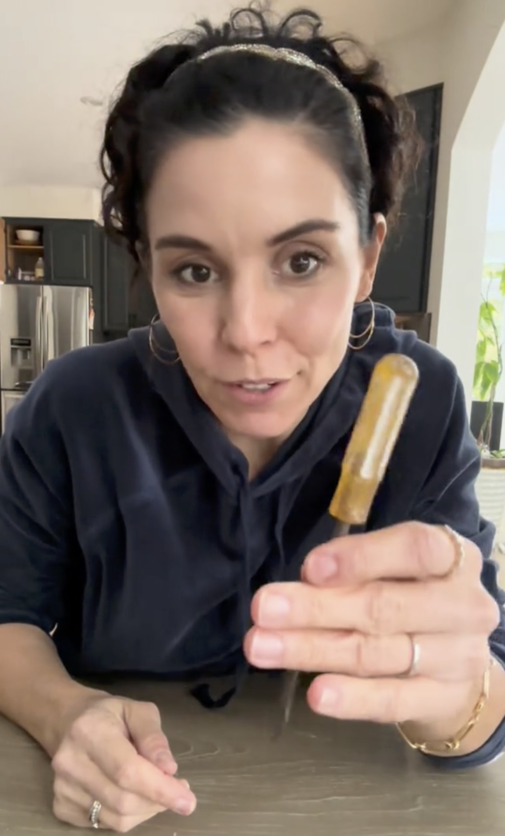 Sandra showed off her easy screwdriver tip