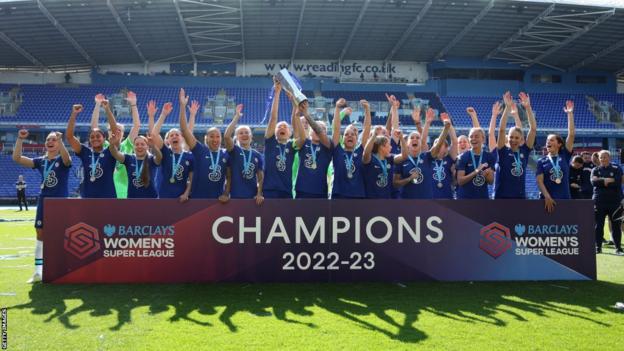 Chelsea celebrate winning the Women's Super League title