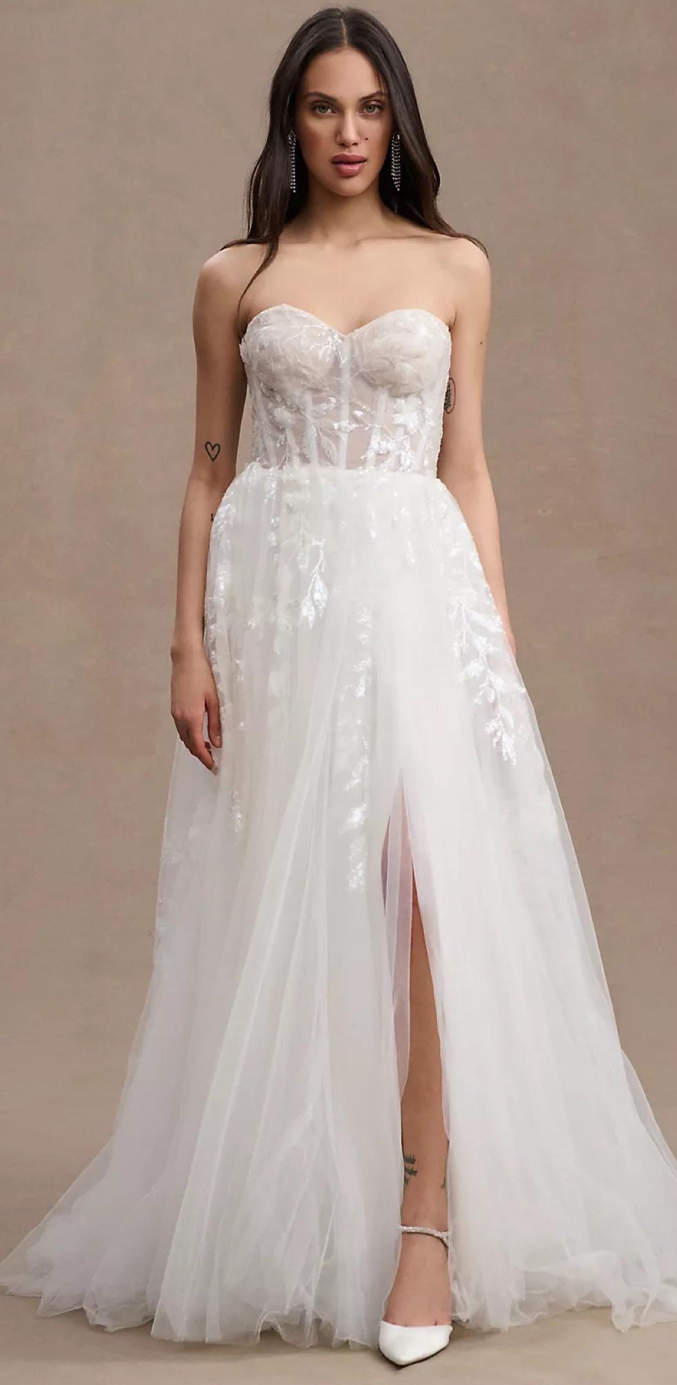 The bride's dress had a similar corset bodice and A-line chiffon skirt