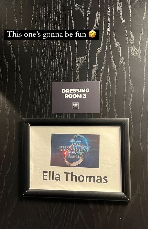 She captured the sign on her dressing room