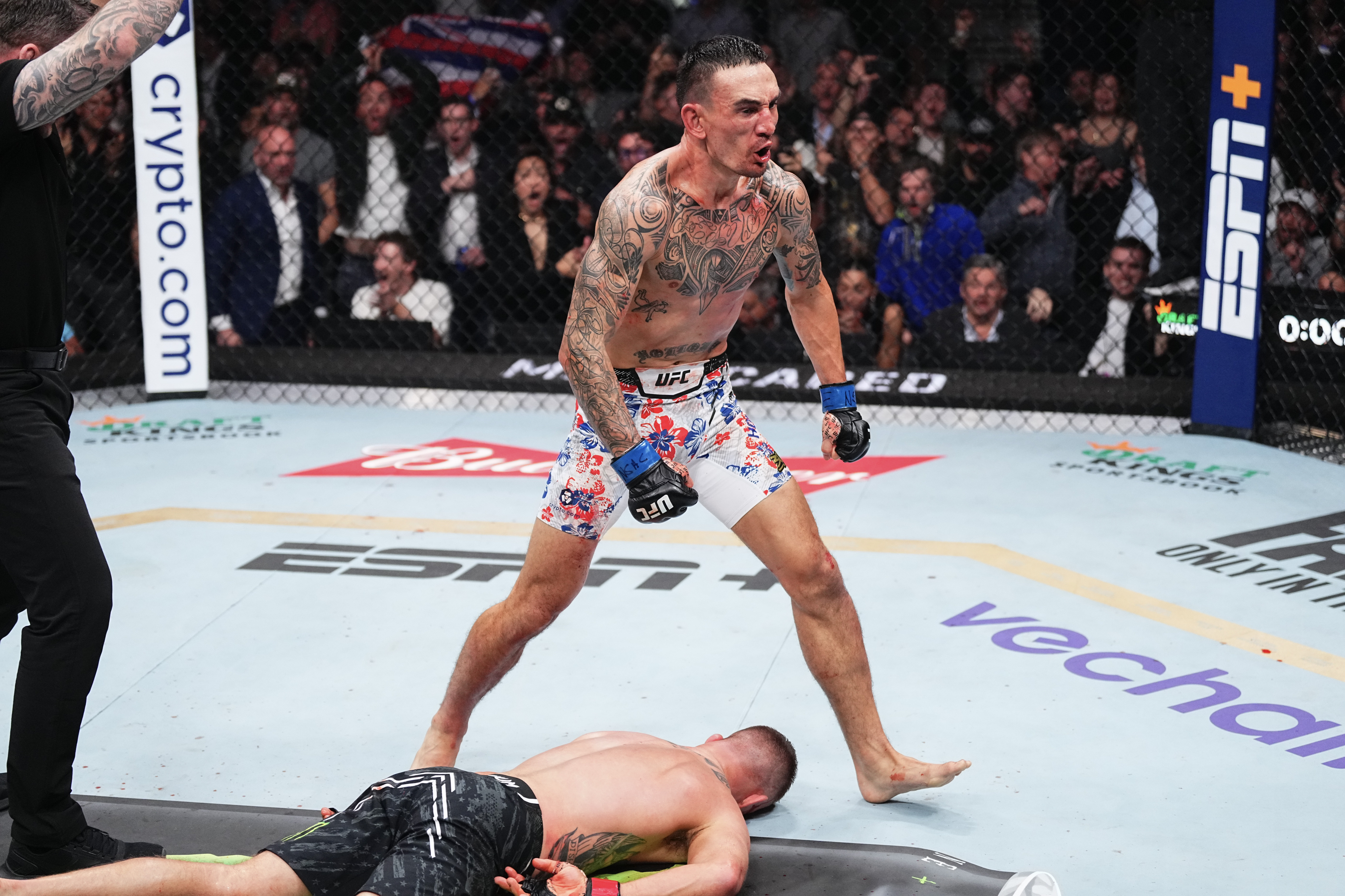 Max Holloway provided the moment of the night with a brutal KO of Justin Gaethje