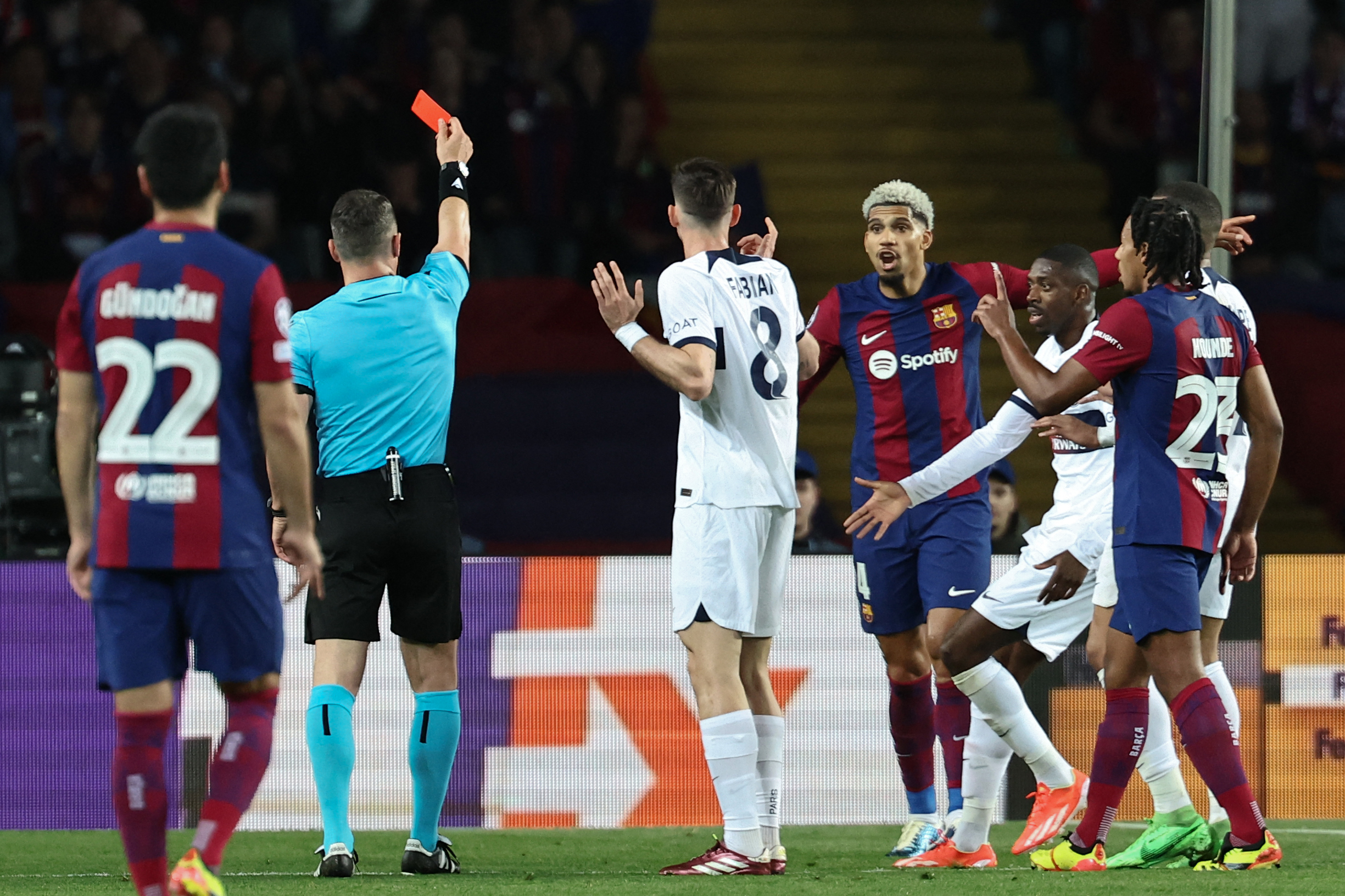 Ronald Araujo's red card turned the tie on its head