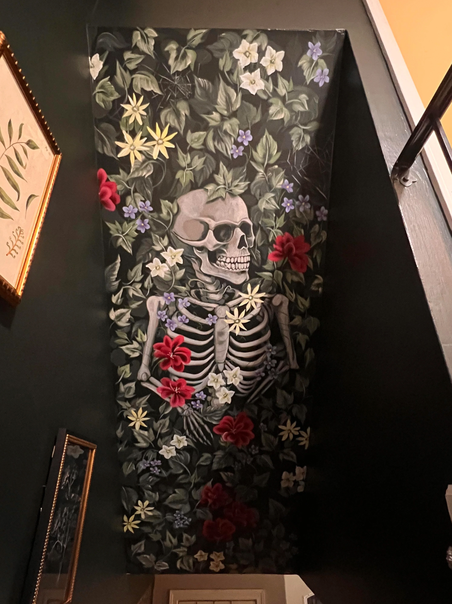 Redditors couldn't stop talking about the skeleton mural