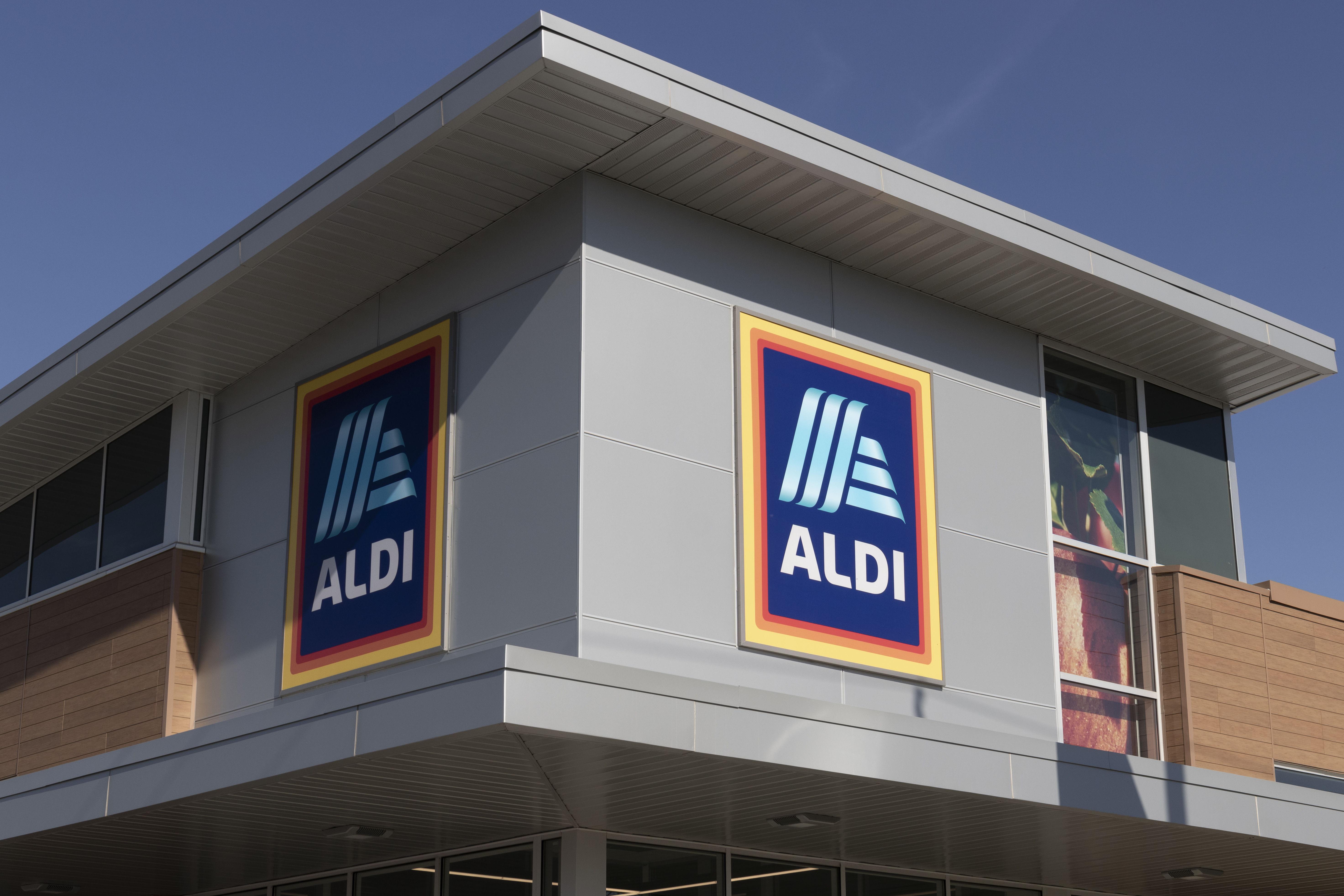 Aldi release new Specialbuys to its famous middle aisle every week on Thursdays and Sundays