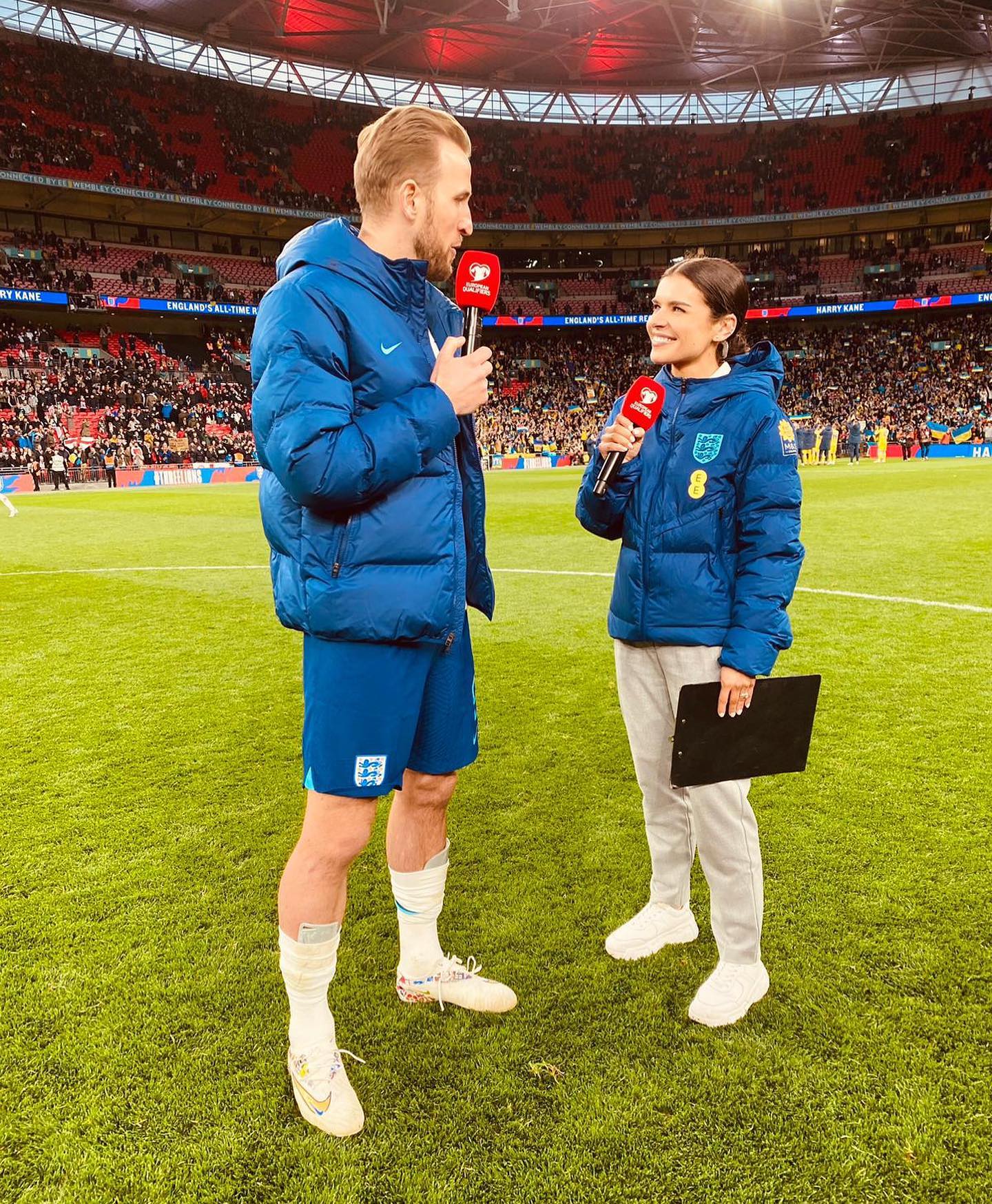 Benali interviewed Harry Kane on the Wembley pitch