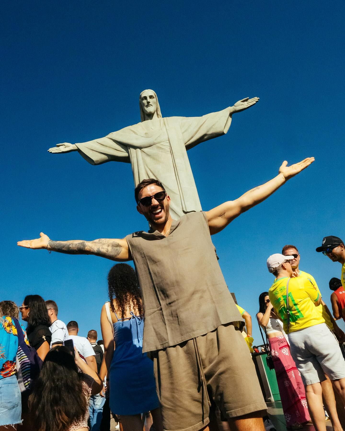 Daley, better known as Hot Since 82, was performing at a set in Rio de Janeiro before the gun-toting thugs tried to carjack him and his crew