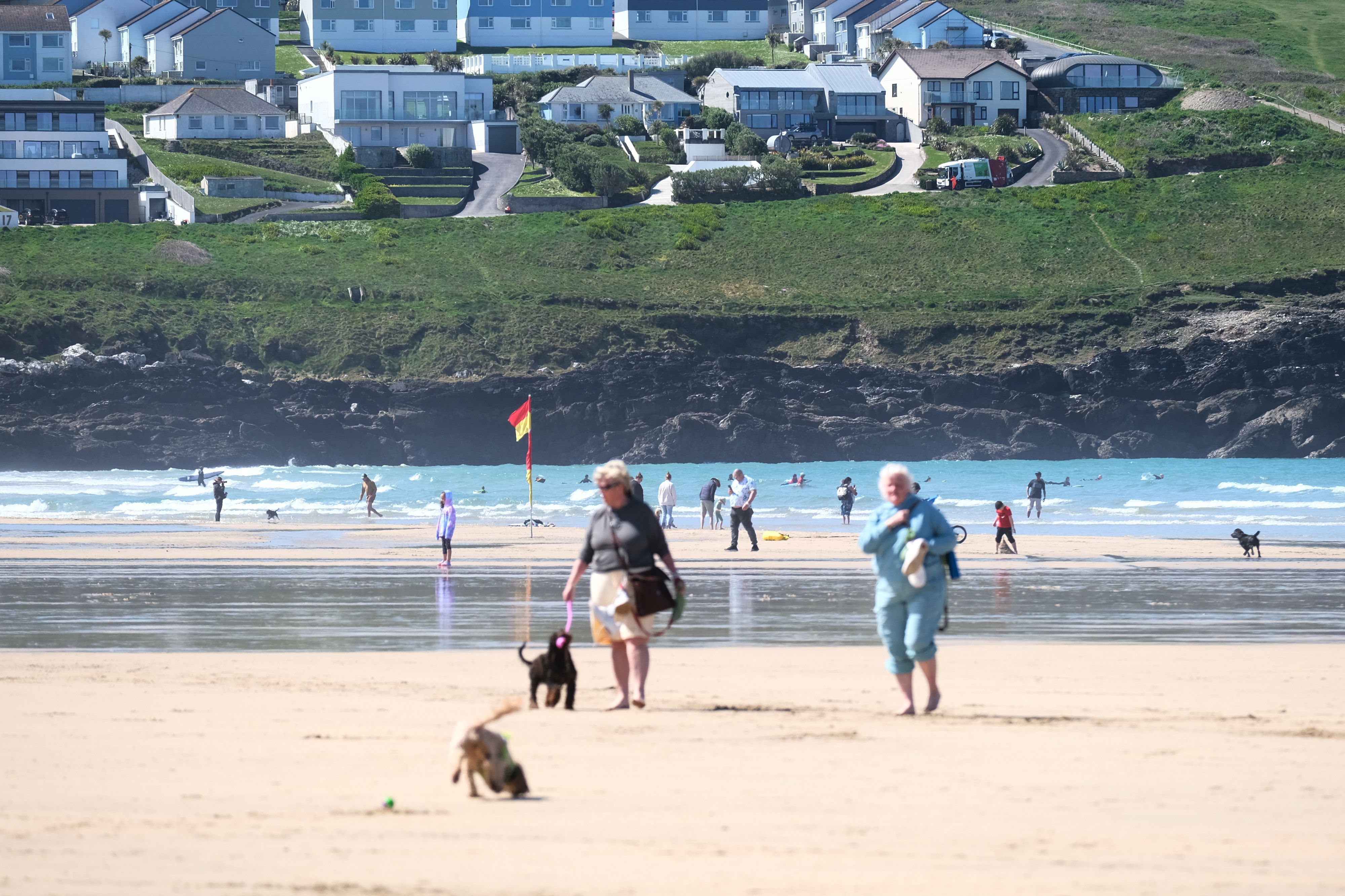 Brits flocked to Fistral Beach, Newquay to bask in the sunshine at the weekend