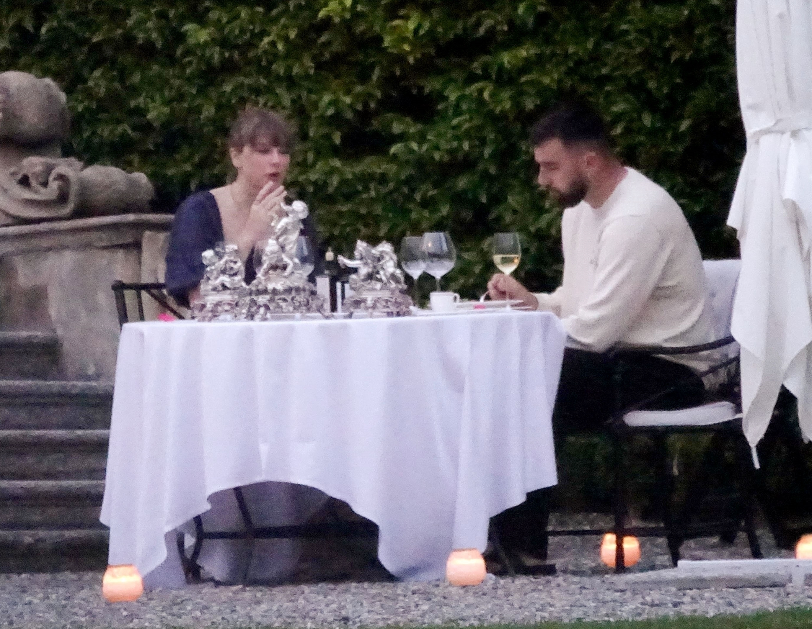 They shared a private dinner at Villa Sola Cabiati, which is part of the Grand Hotel Tremezzo