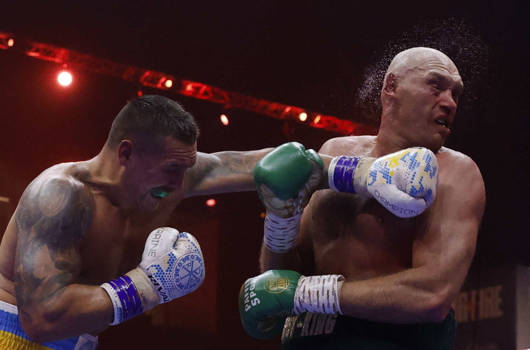 Oleksandr Usyk and Tyson Fury went the distance in their battle