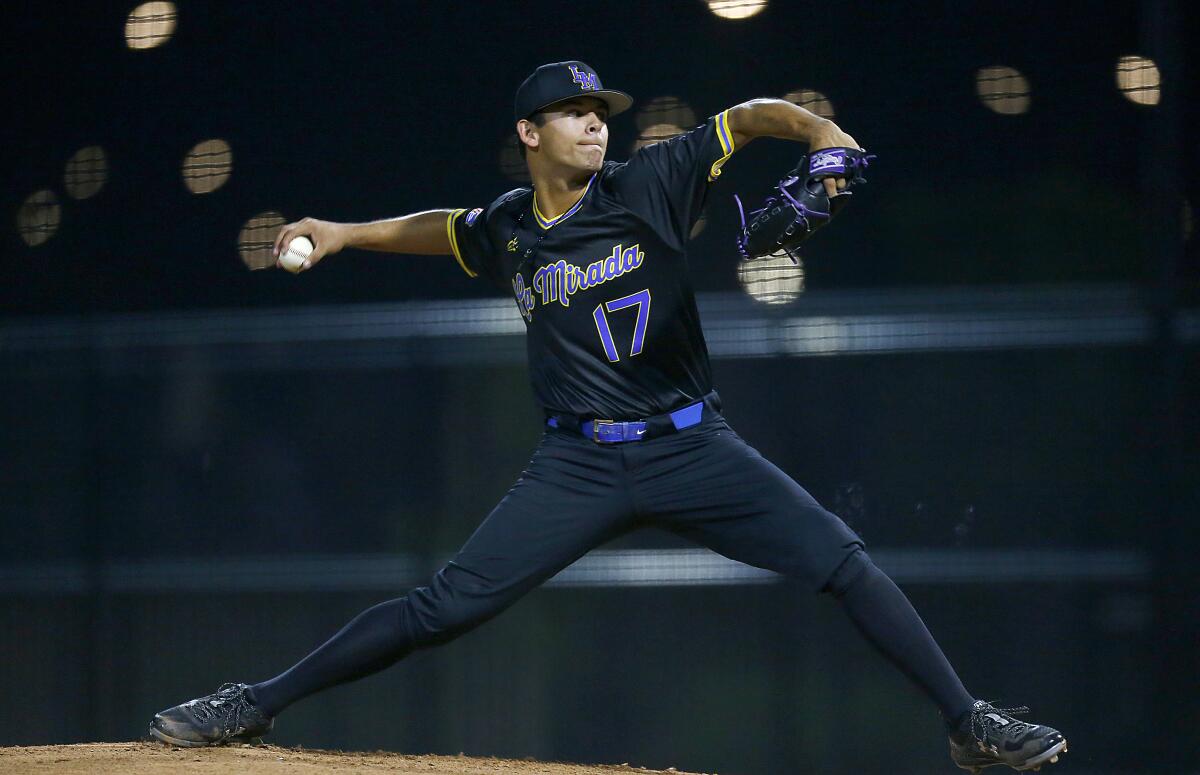 Jared Jones pitching for La Mirada in 2020.