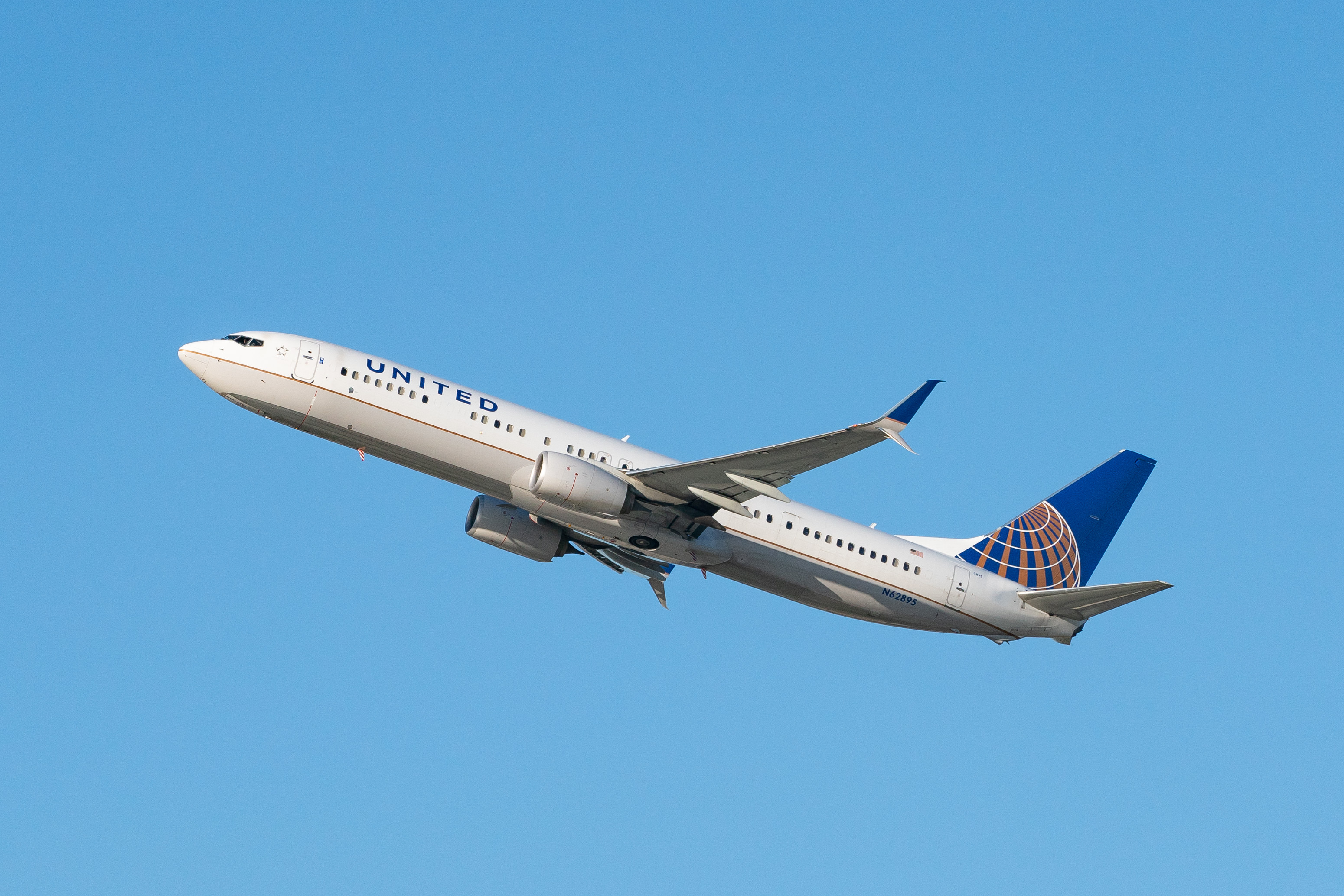 United Airlines will be offering its passengers exclusive gifts on flights from June 1