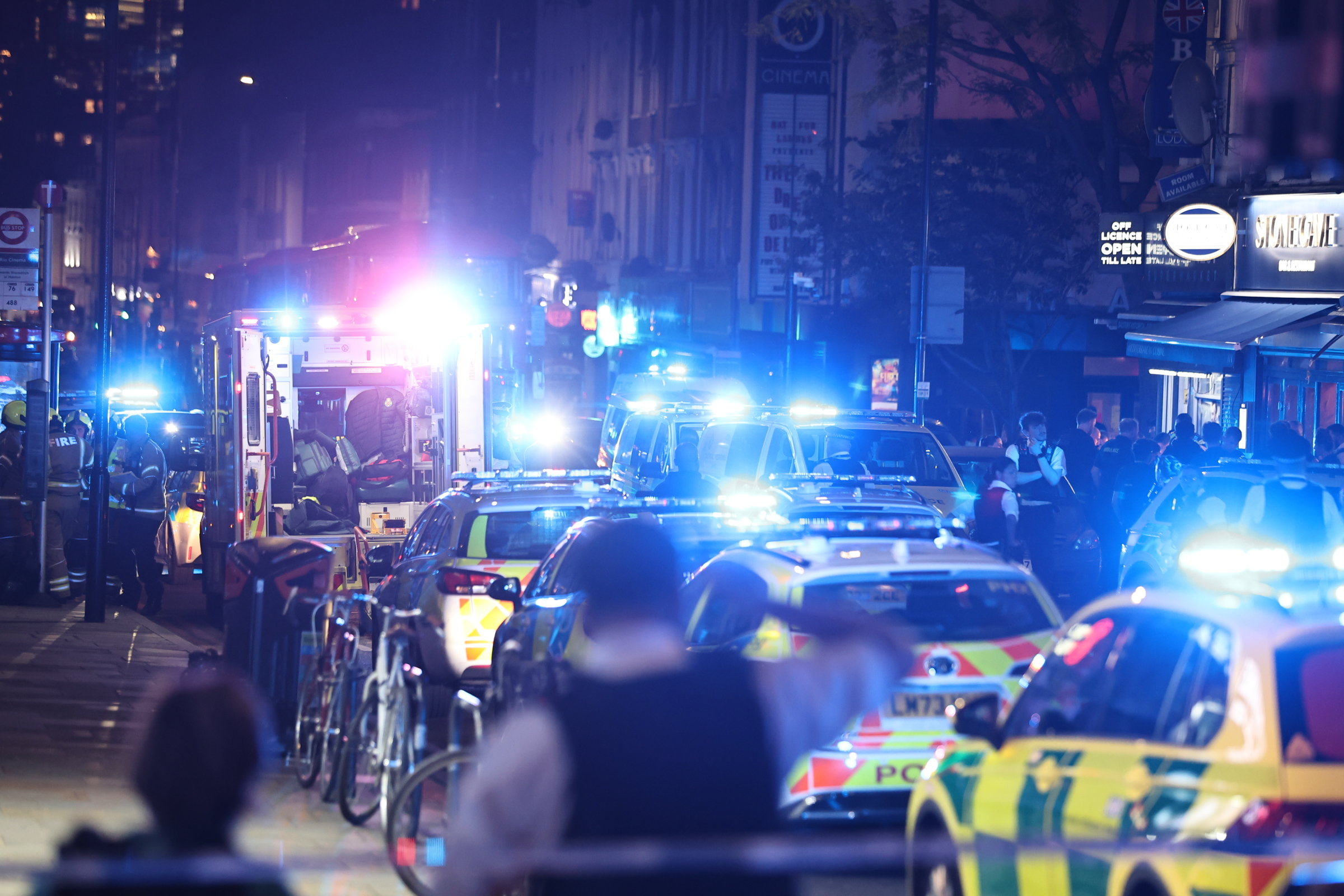 Cops rushed to Kingsland High Street in Dalston after reports of a shooting