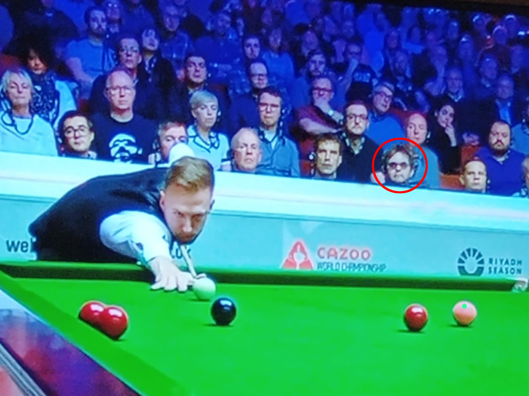 Fans were convinced Elton John was at the Crucible for the snooker