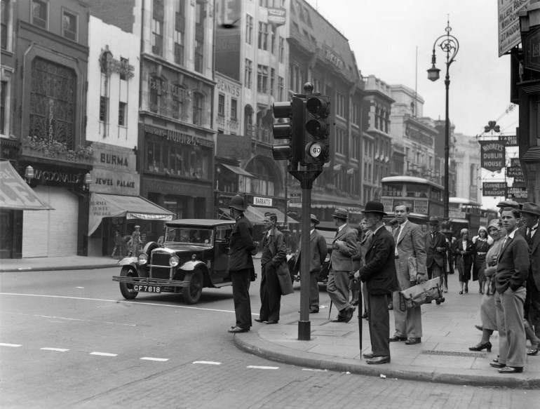 London traffic lights 1931