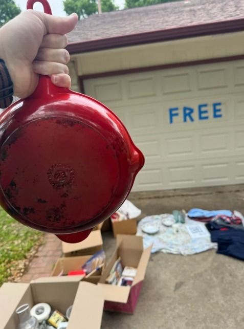 Reddit user RandomNumberHere scored a pricey pan for free at a garage sale