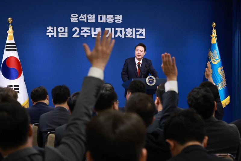 President Yoon Suk Yeol held a rare press conference Thursday and vowed to create a ministry to address the country's record-low birth rate. Photo by Yonhap