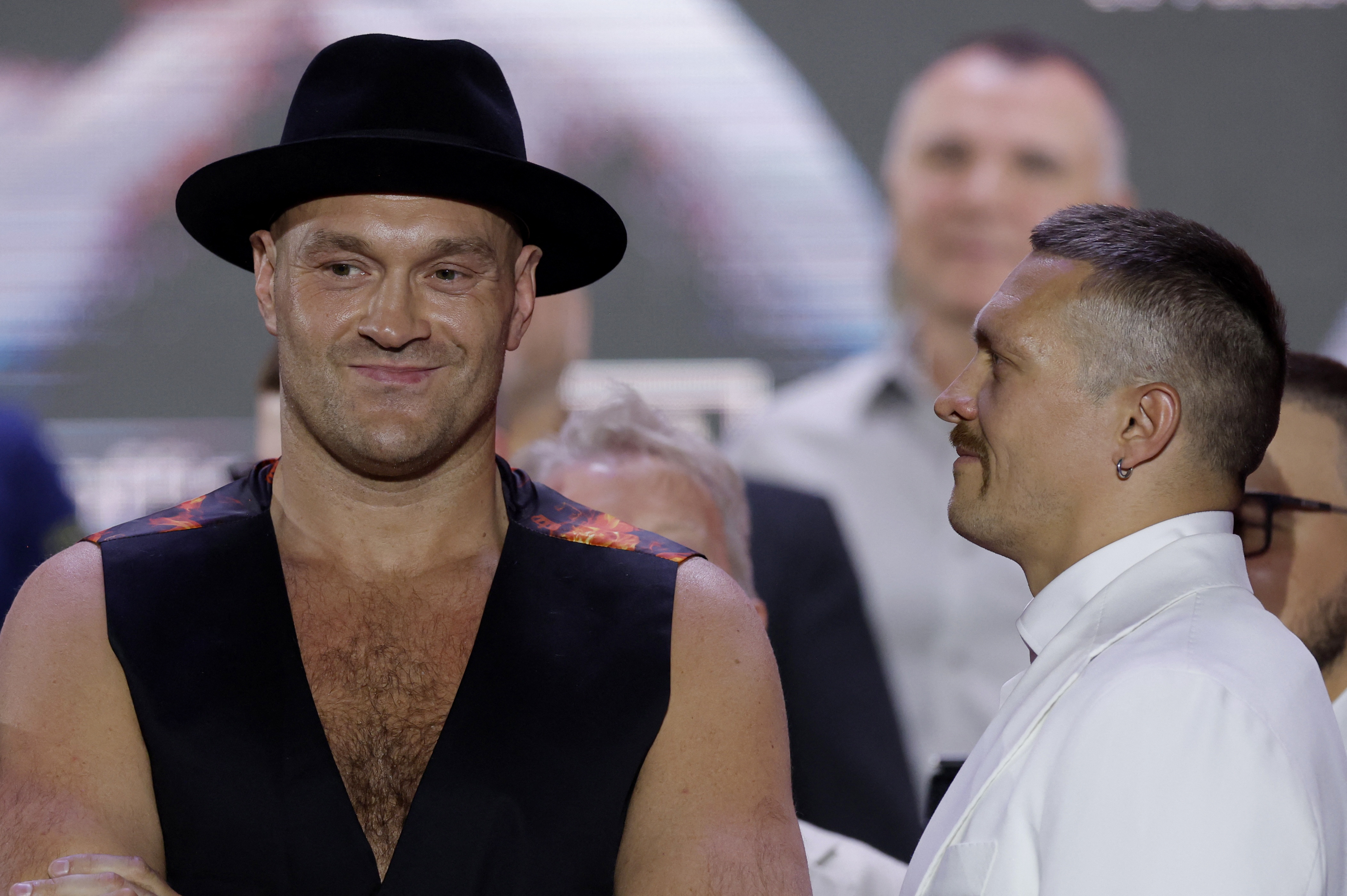 Tyson Fury avoided Oleksandr Usyk's gaze in a move that divided opinion amongst fight-lovers on social media