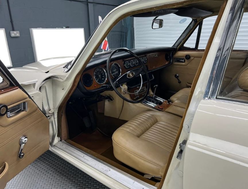 The classic vehicle has hit the market for less than £7,000