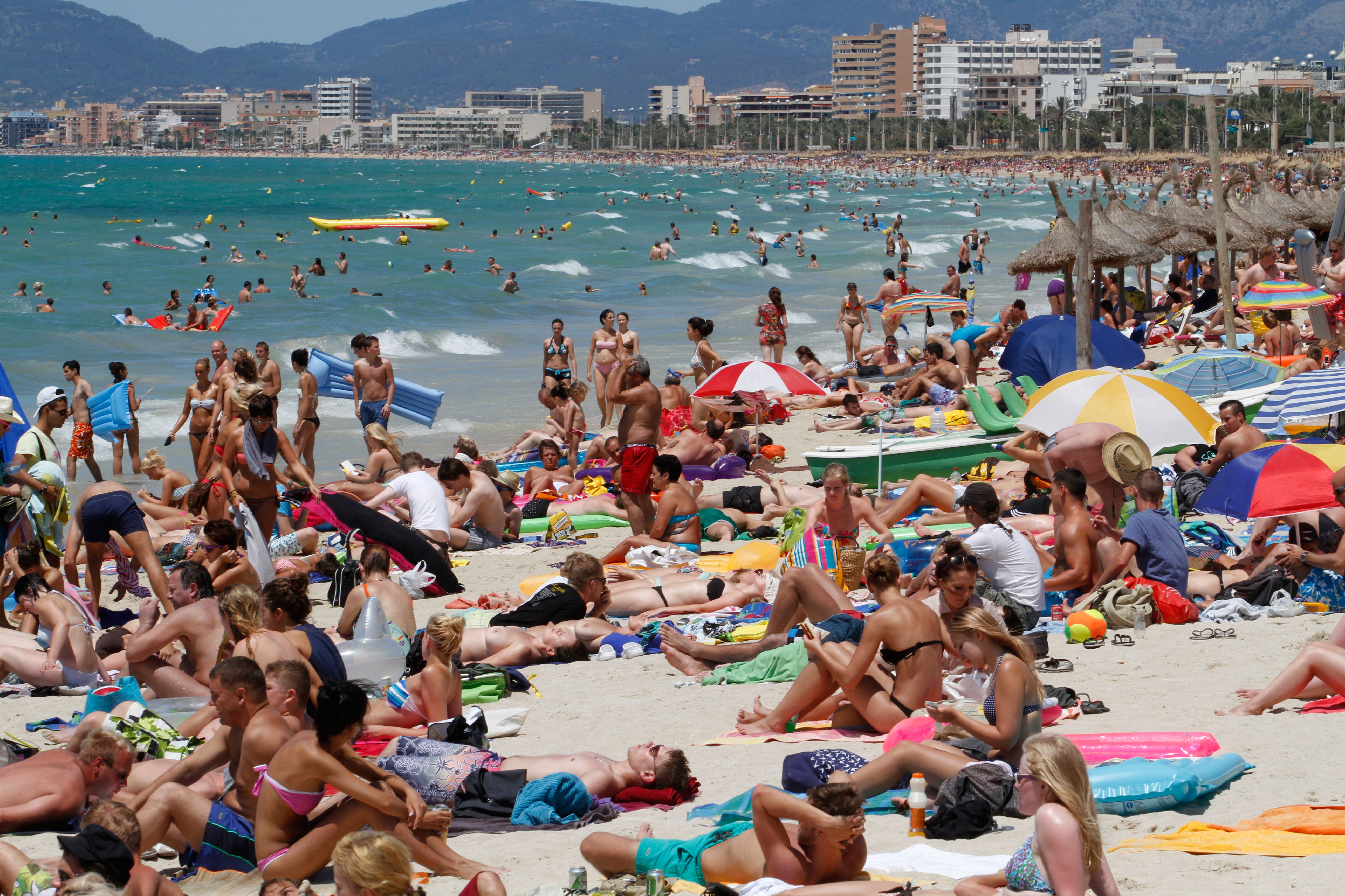 Brits flocking to Spain this summer are being warned of violent robbers in the country