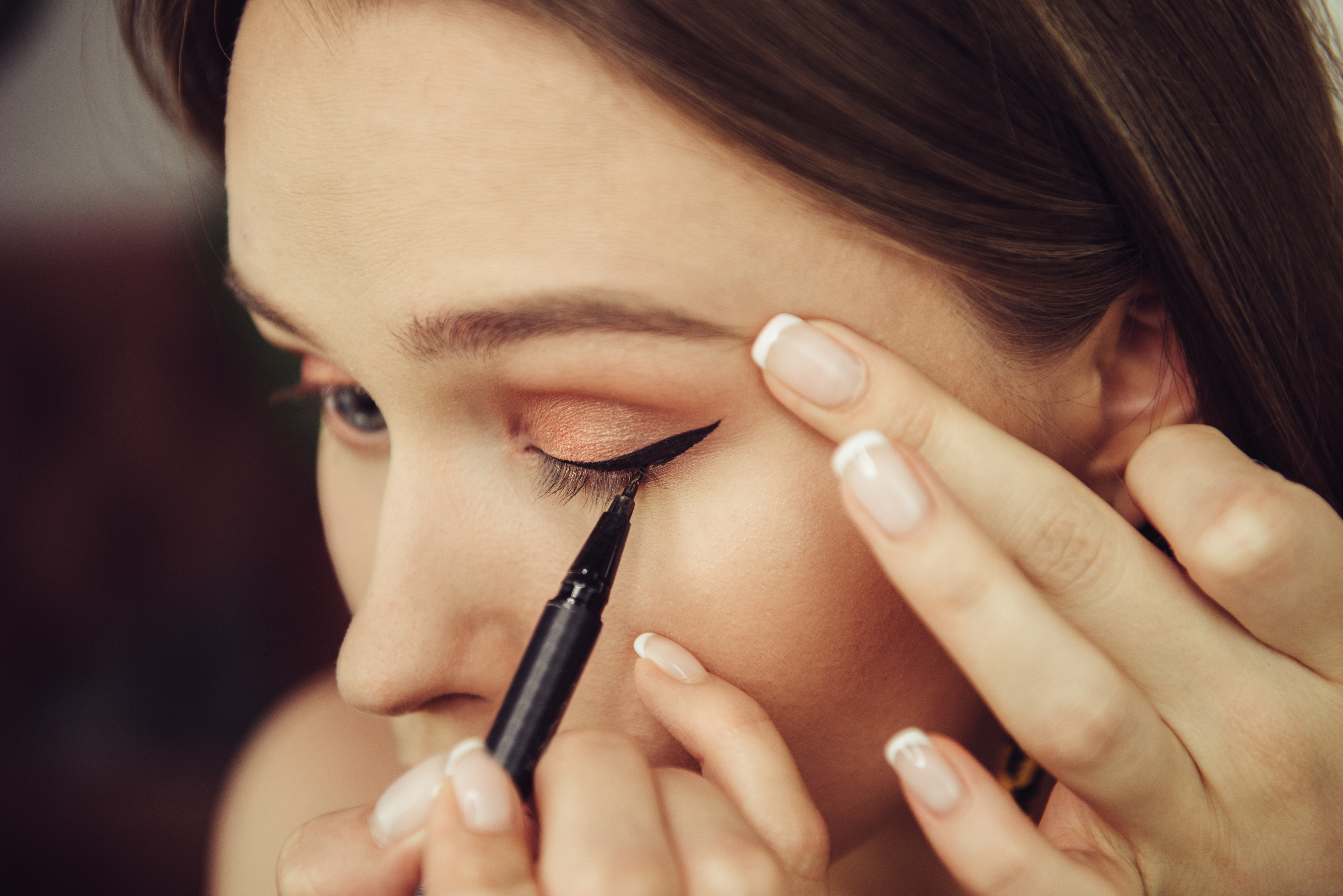 A Redditor shared an eyeliner trick that makes it smudge-proof even on hot summer days (stock image)