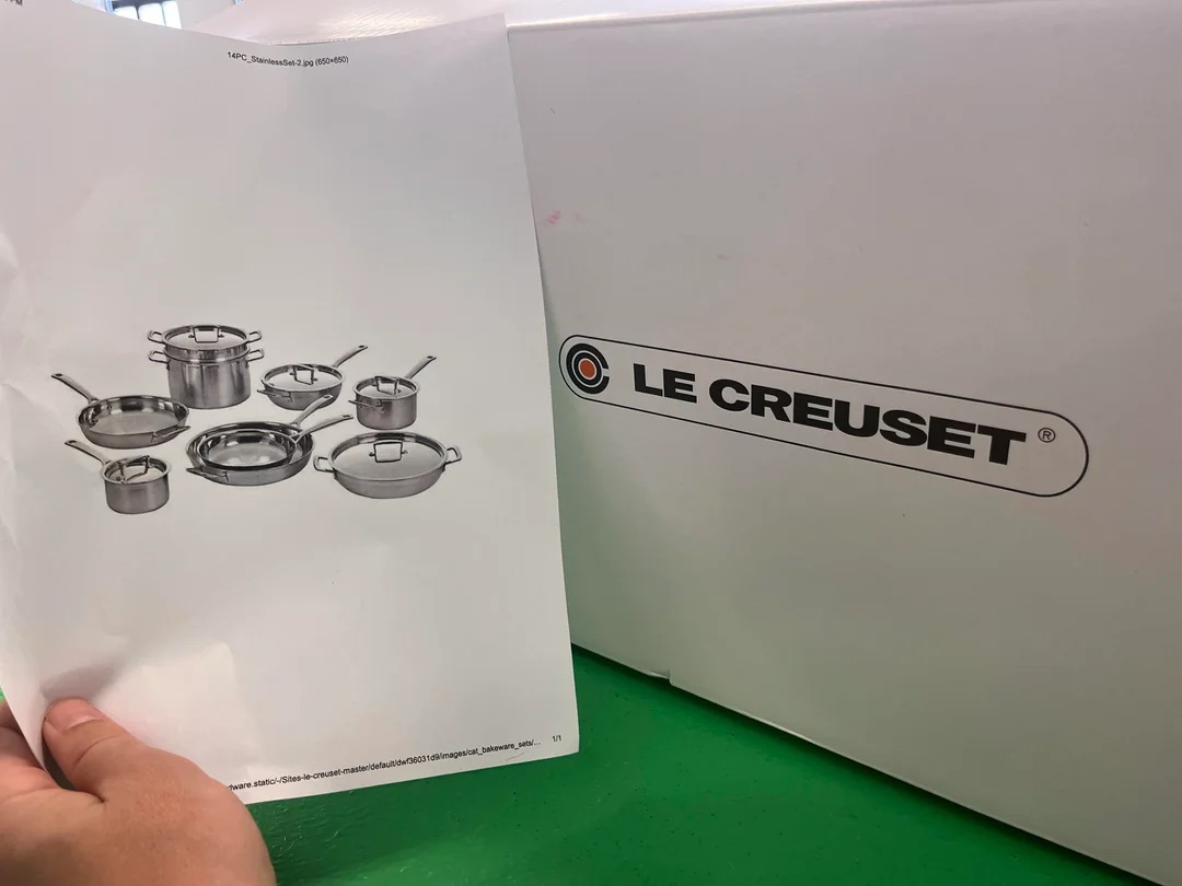 A Redditor was delighted when they found a 14-piece Le Creuset set for a bargain