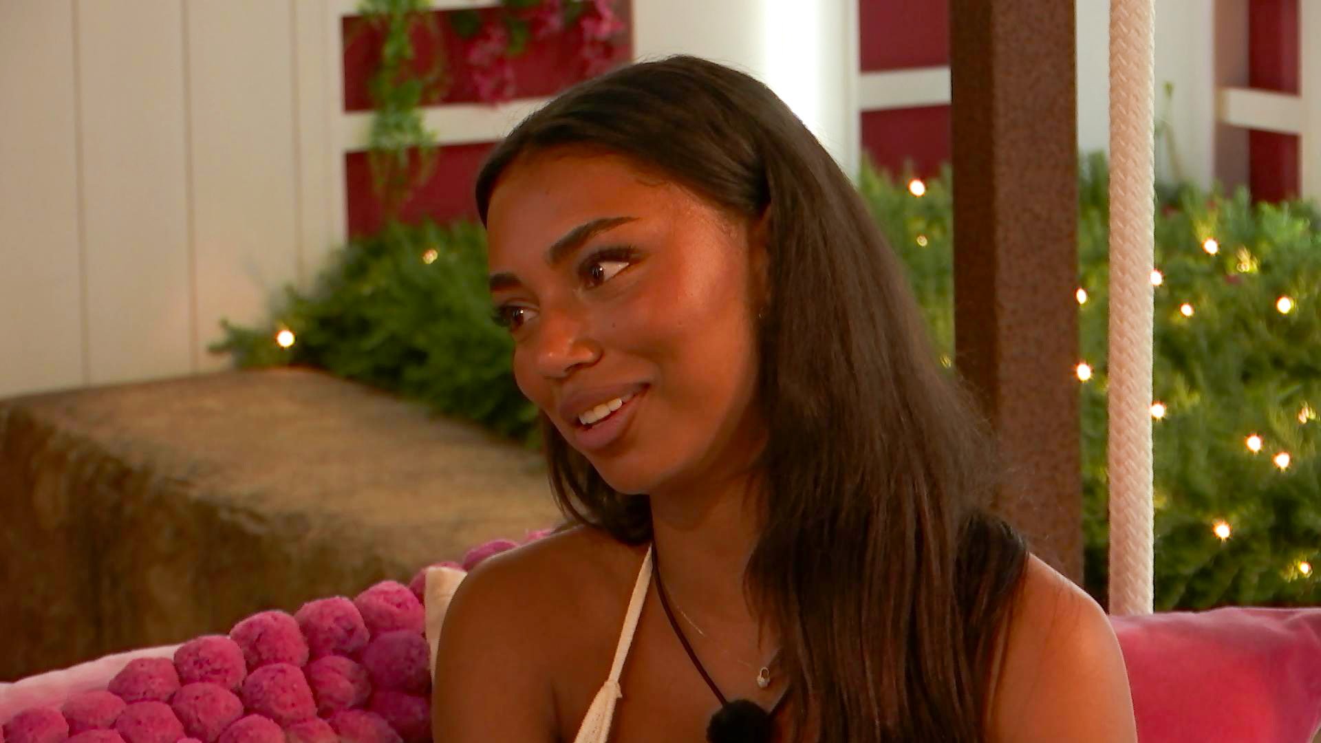 Love Island fans want Uma to chat to another boy