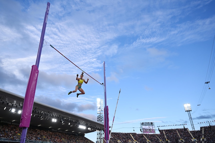 Nina Kennedy AAP comm games in air