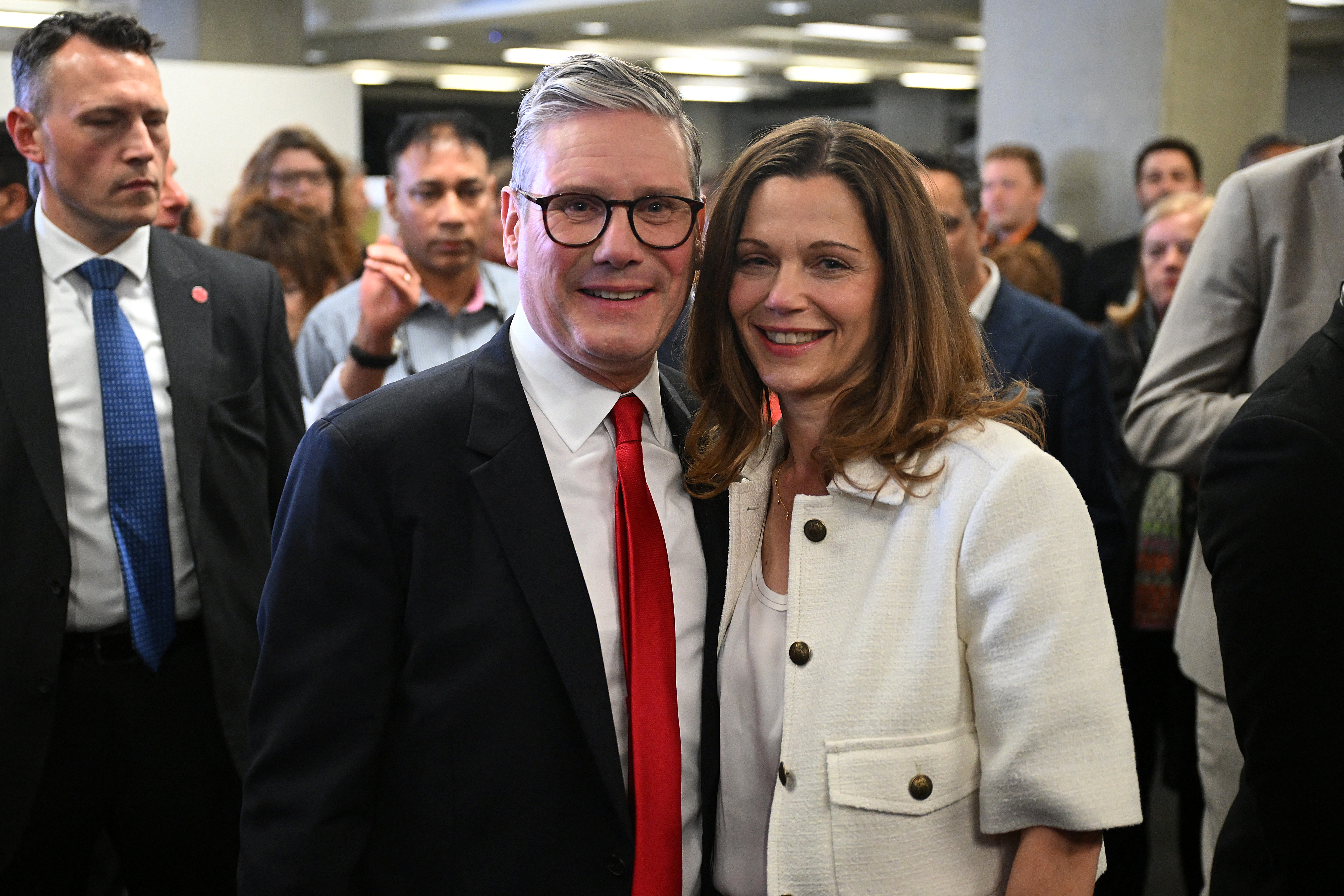 The Labour leader and his wife Lady Victoria Starmer pose as he wins his seat