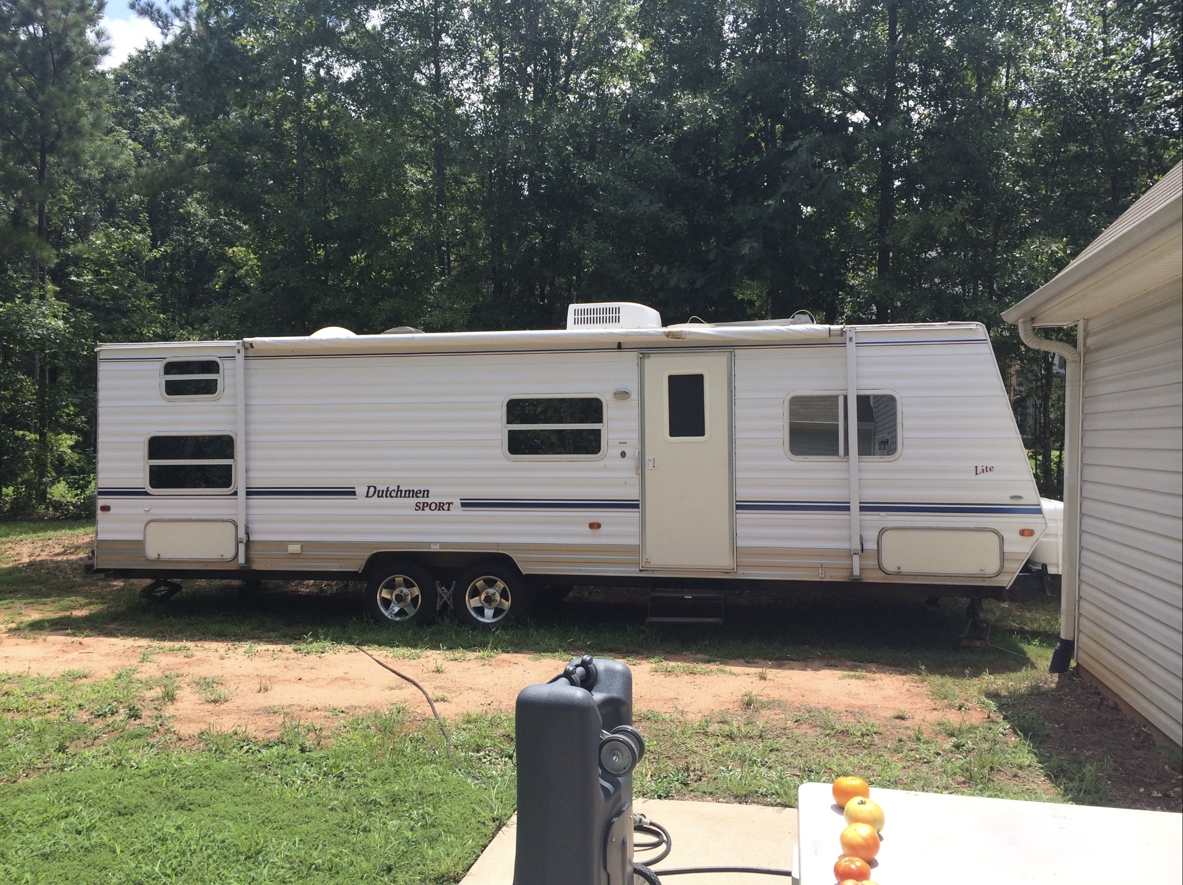 She named her trailer home 'Trailer Swift'