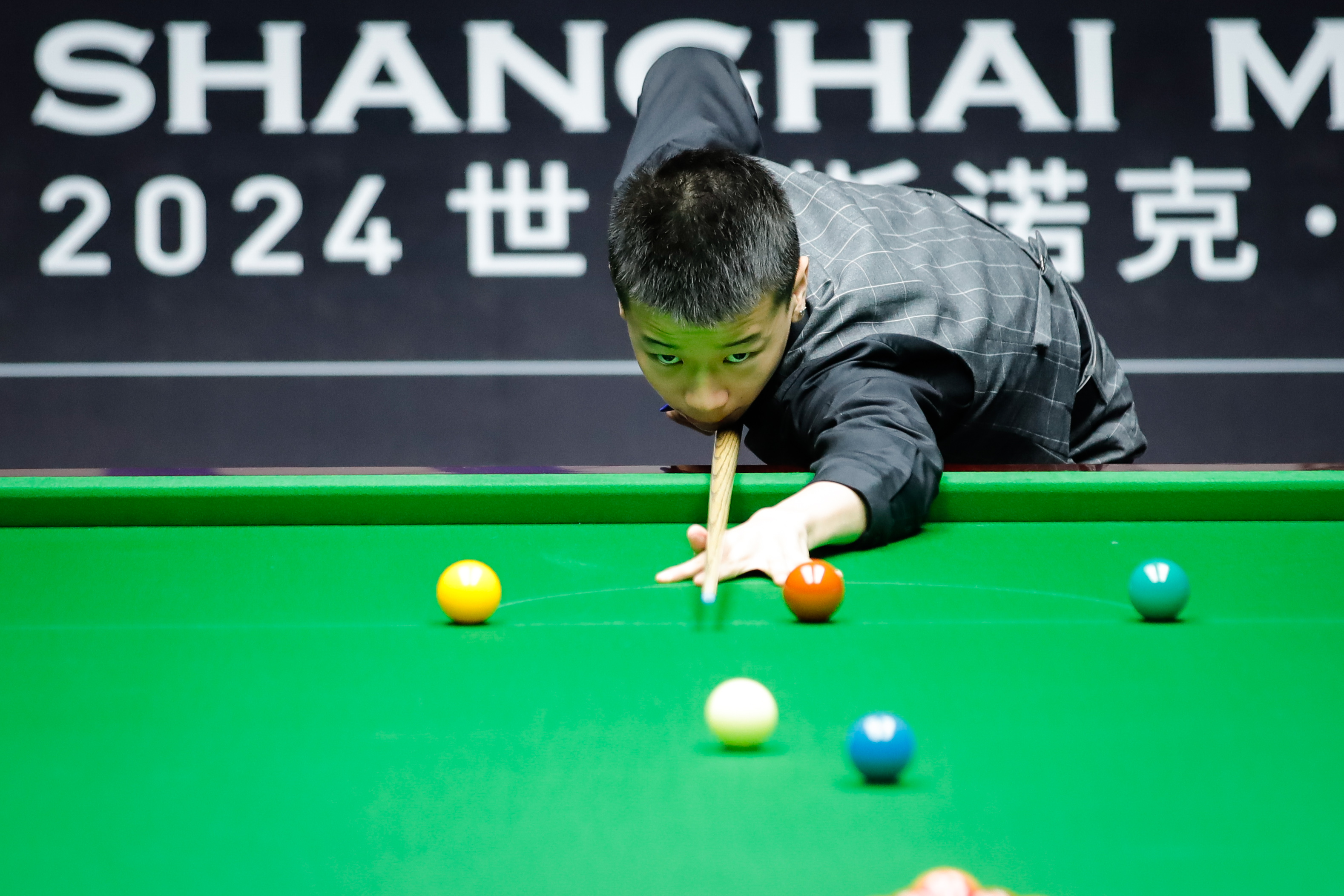 He beat Zhou Jinhao 6-1