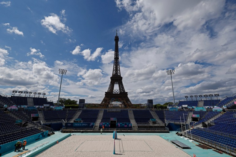 Paris 2024 Olympics - Olympics volleyball venue filled with sand at the base of the Eiffel Tower - Paris, France - July 10, 2024 General view of the Eiffel Tower Stadium, the venue for beach volleyball at the Olympics REUTERS/Christian Hartmann