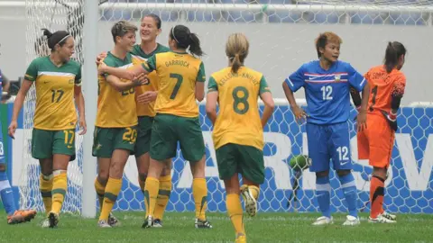 Getty Images Michelle Heyman celebrates with her teammates